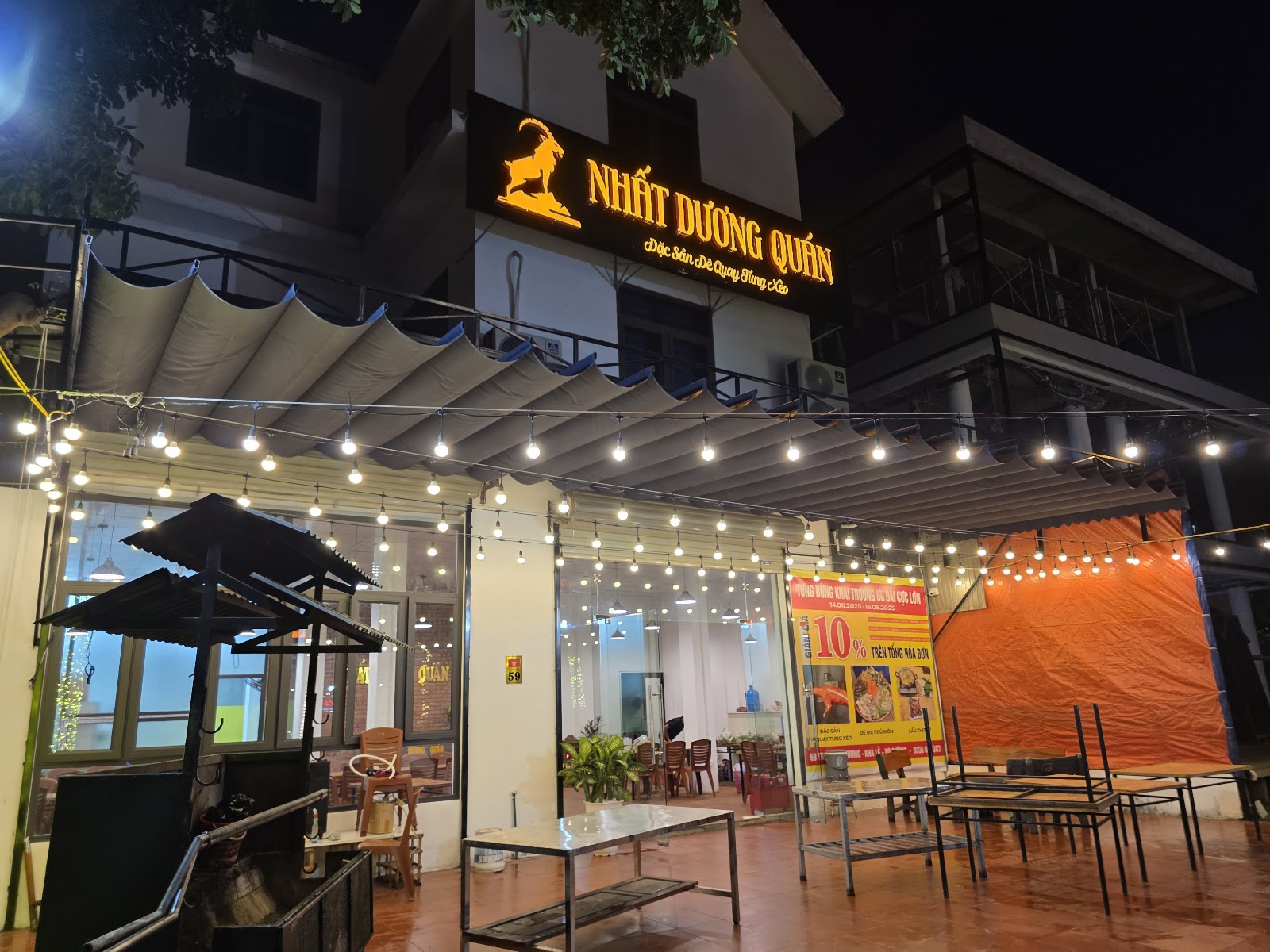 Nhà Hàng NHẤT DƯƠNG QUÁN - Dê Quay Tùng Xẻo Restaurant – Không gian quán