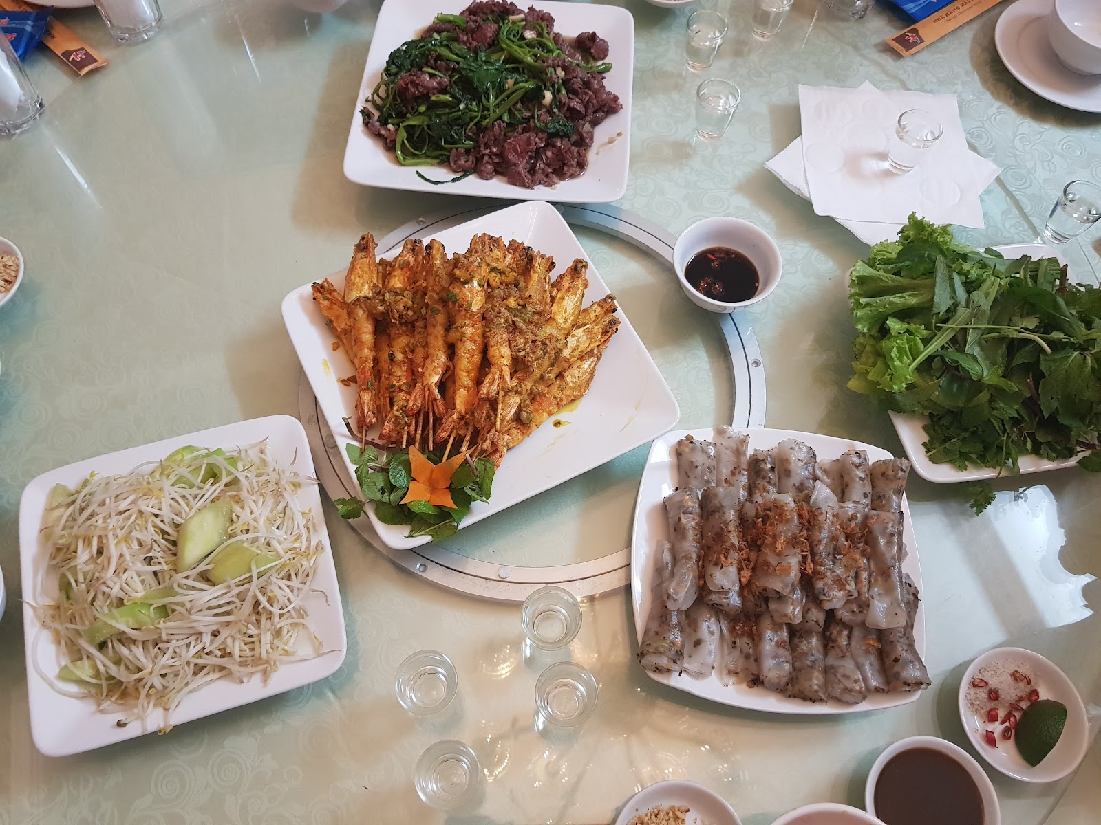 Nhà hàng nổi Hải Đăng cầu chui