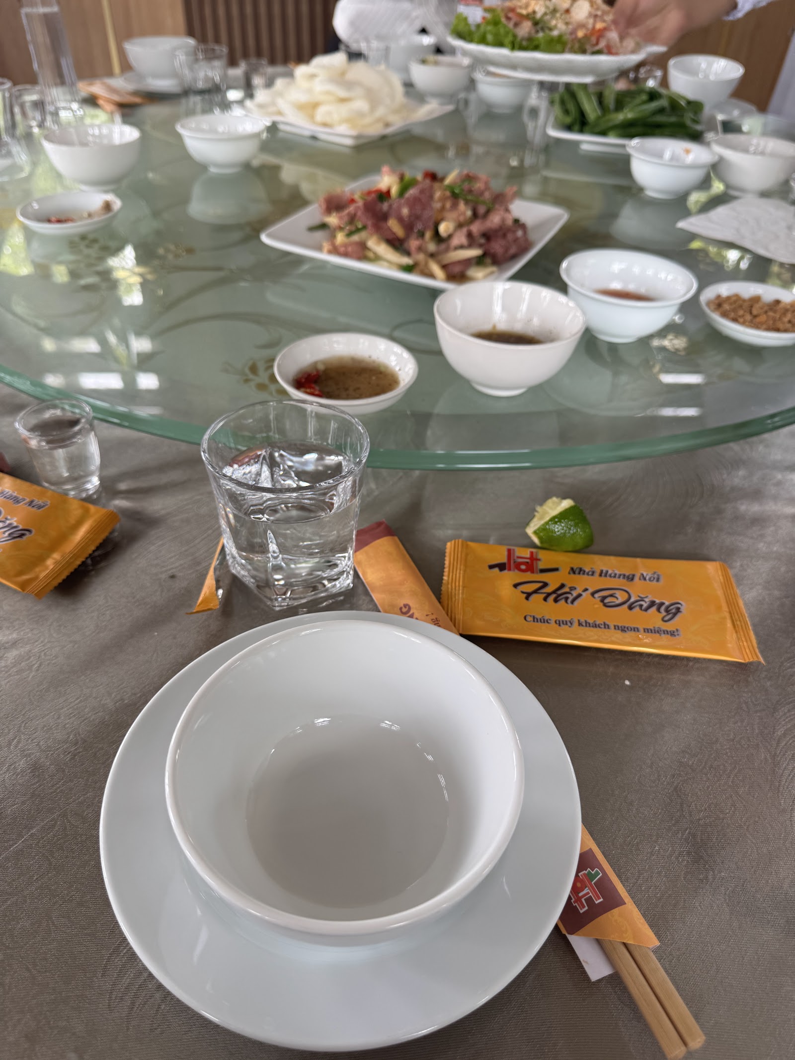 Nhà hàng nổi Hải Đăng cầu chui