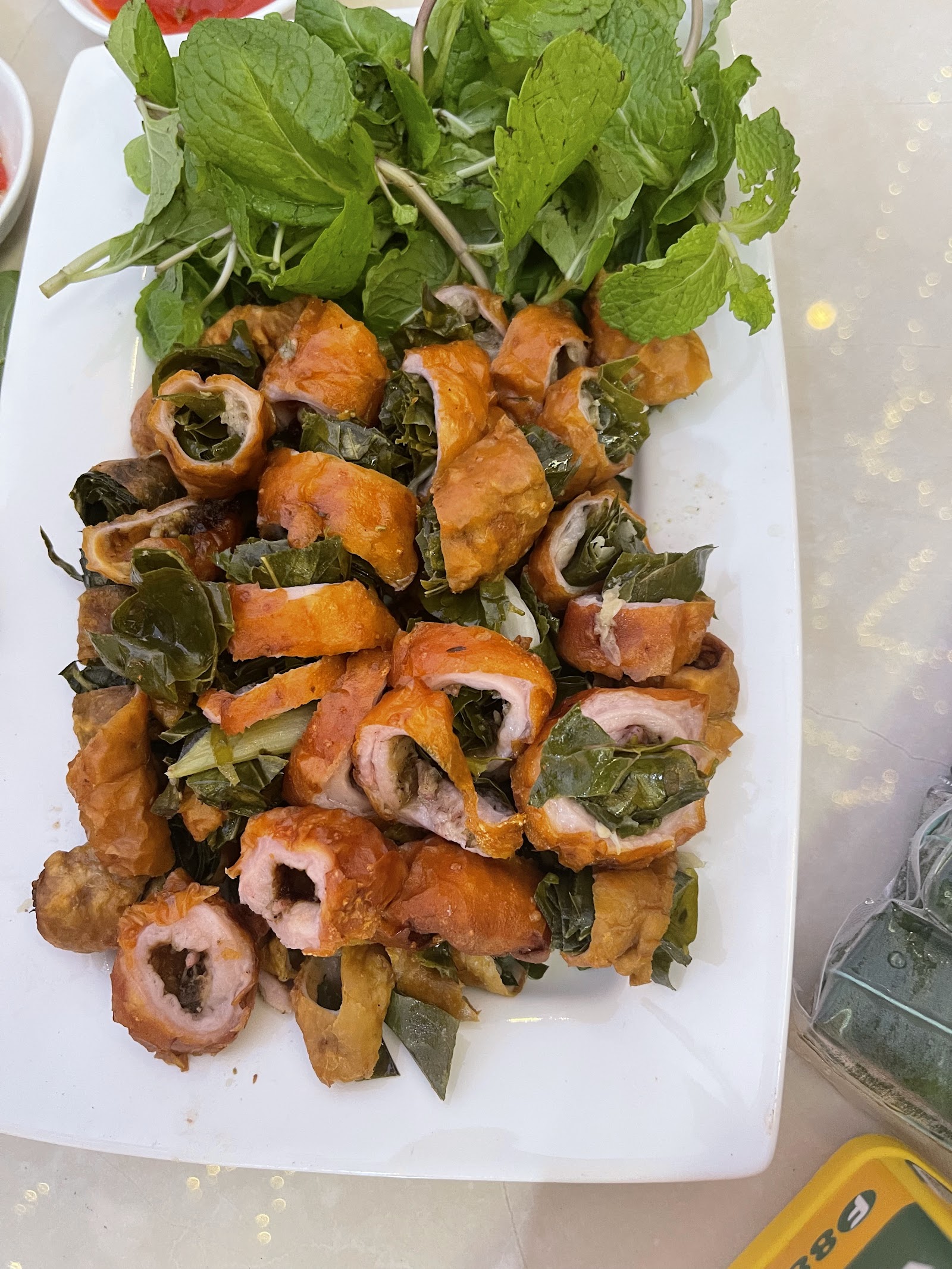 Nhà Hàng Nội Hoàng