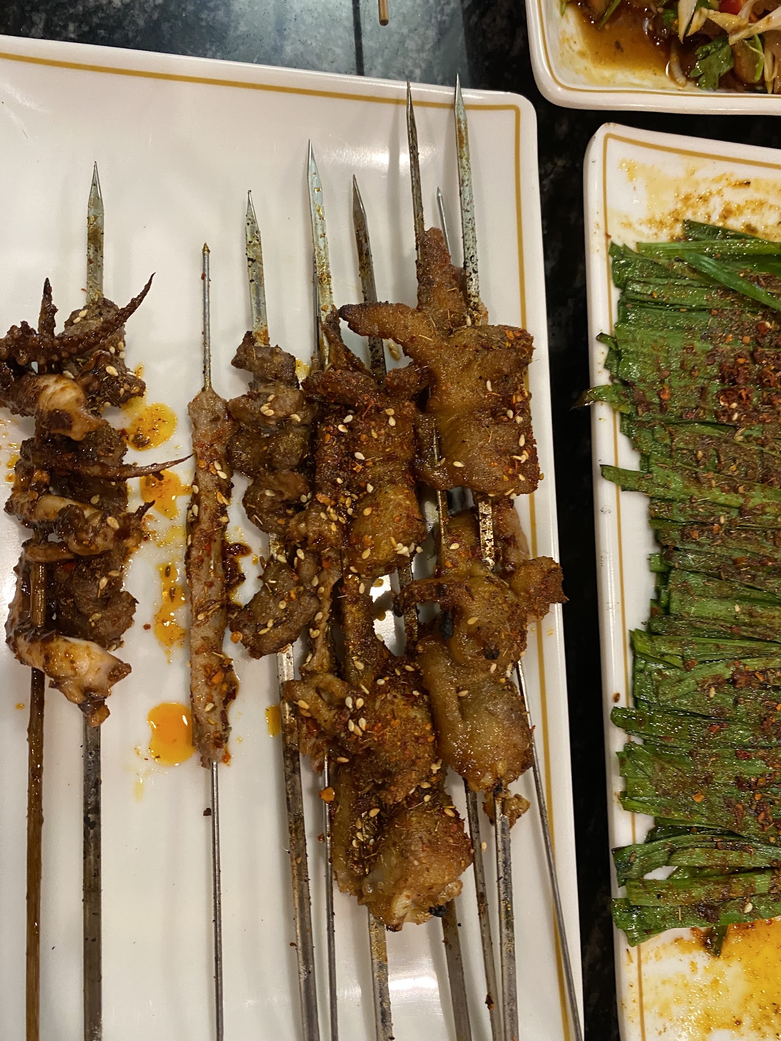 Nhà hàng nướng pin wei xuân( 烧烤店品味轩）