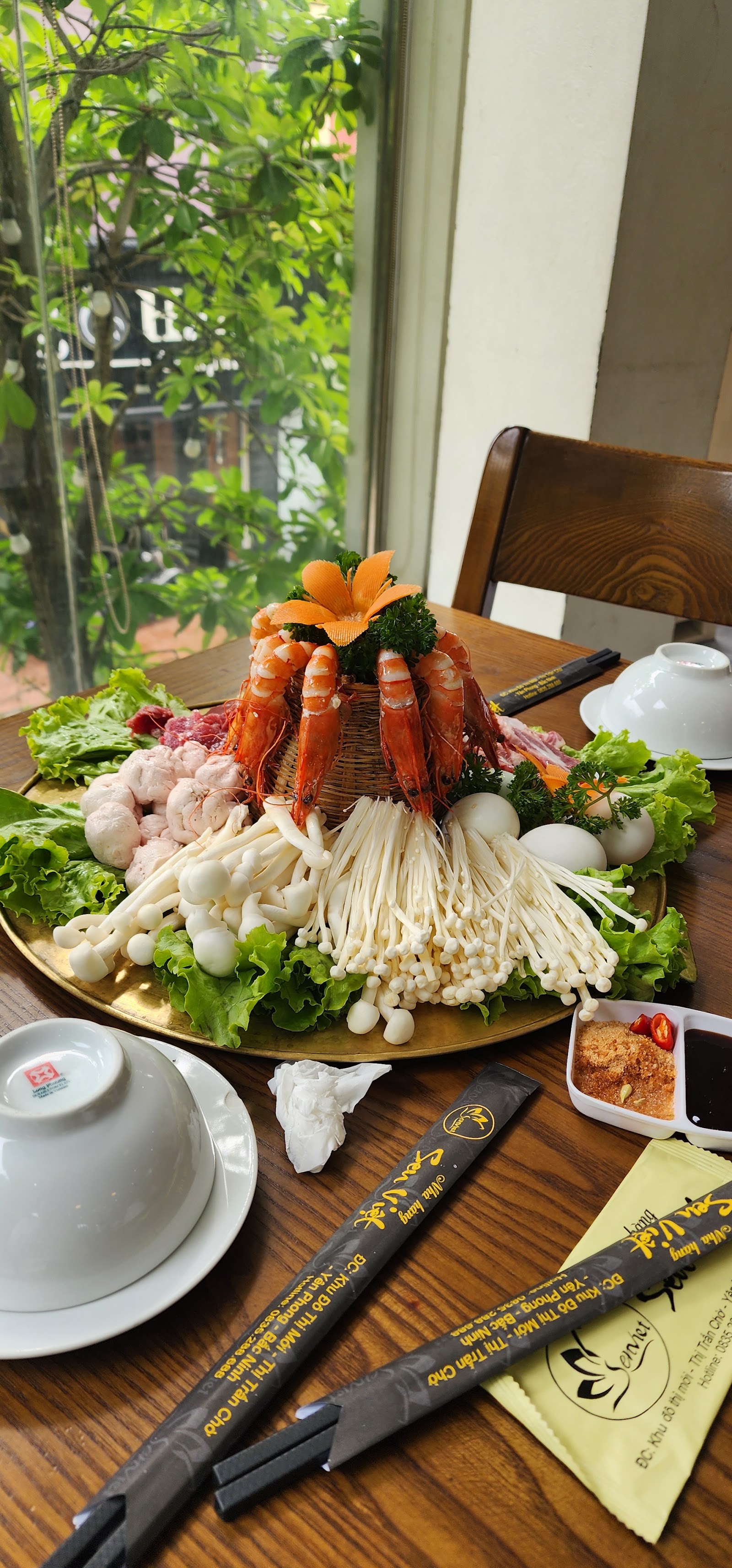 Nhà Hàng Sen Việt