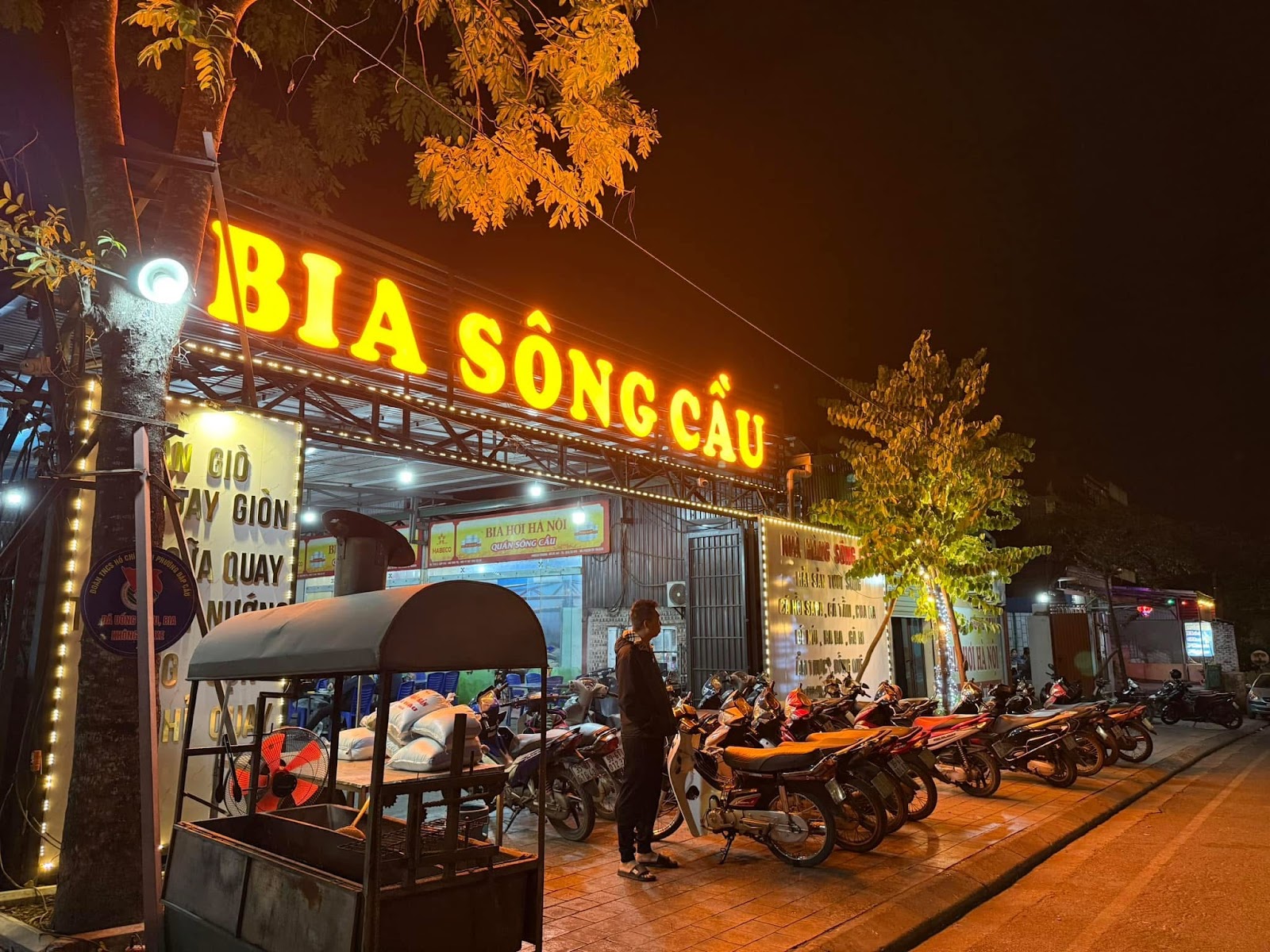 Nhà hàng Sông Cầu