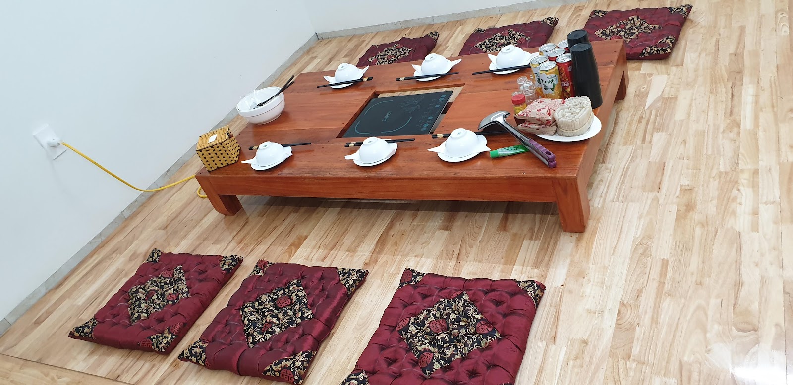 Nhà Hàng Tân Tiến – Không gian quán