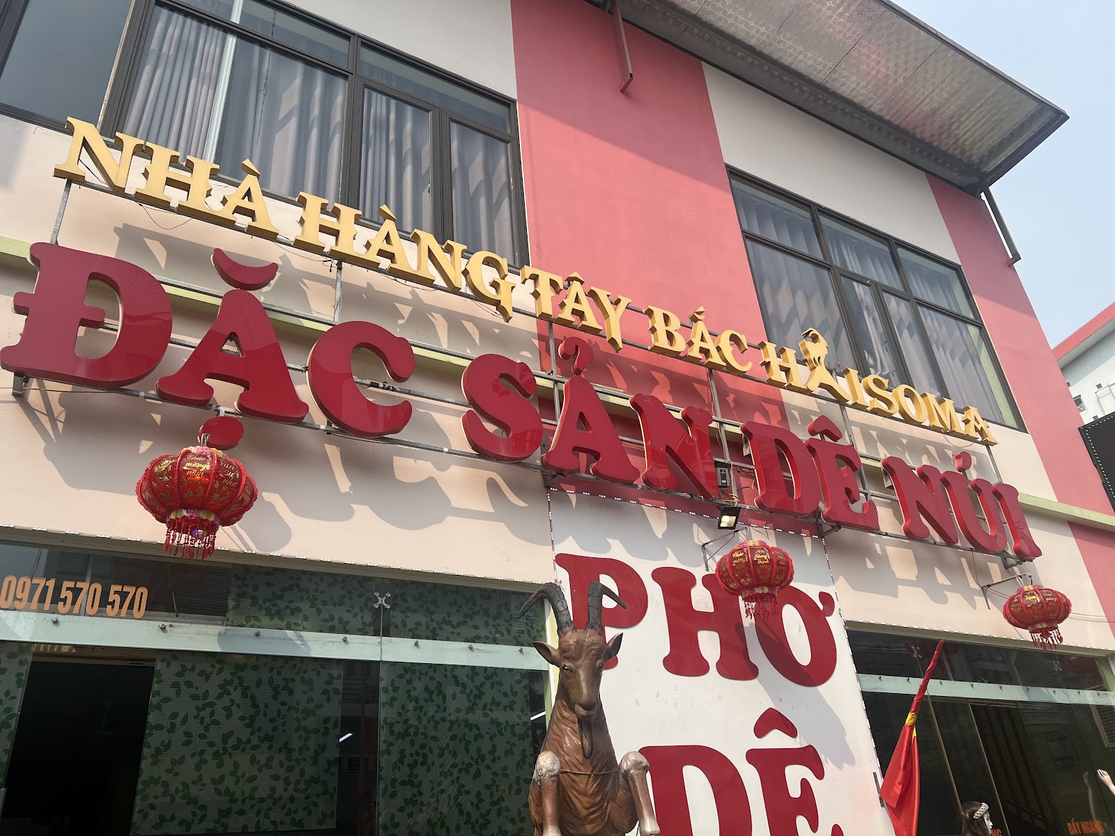 Nhà Hàng Tây Bắc HAISOMA – Không gian quán