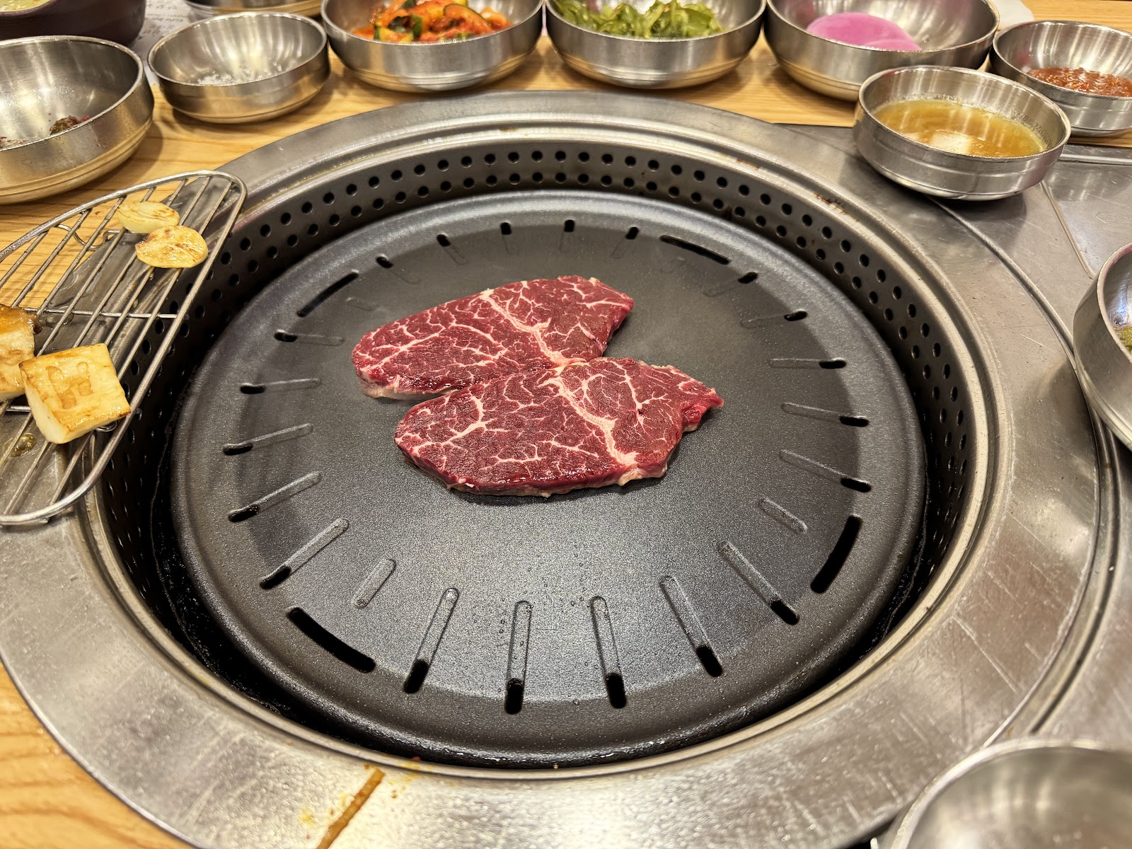 Nhà Hàng Thịt Nướng Hàn Quốc Geon Bot Dae - 전봇대