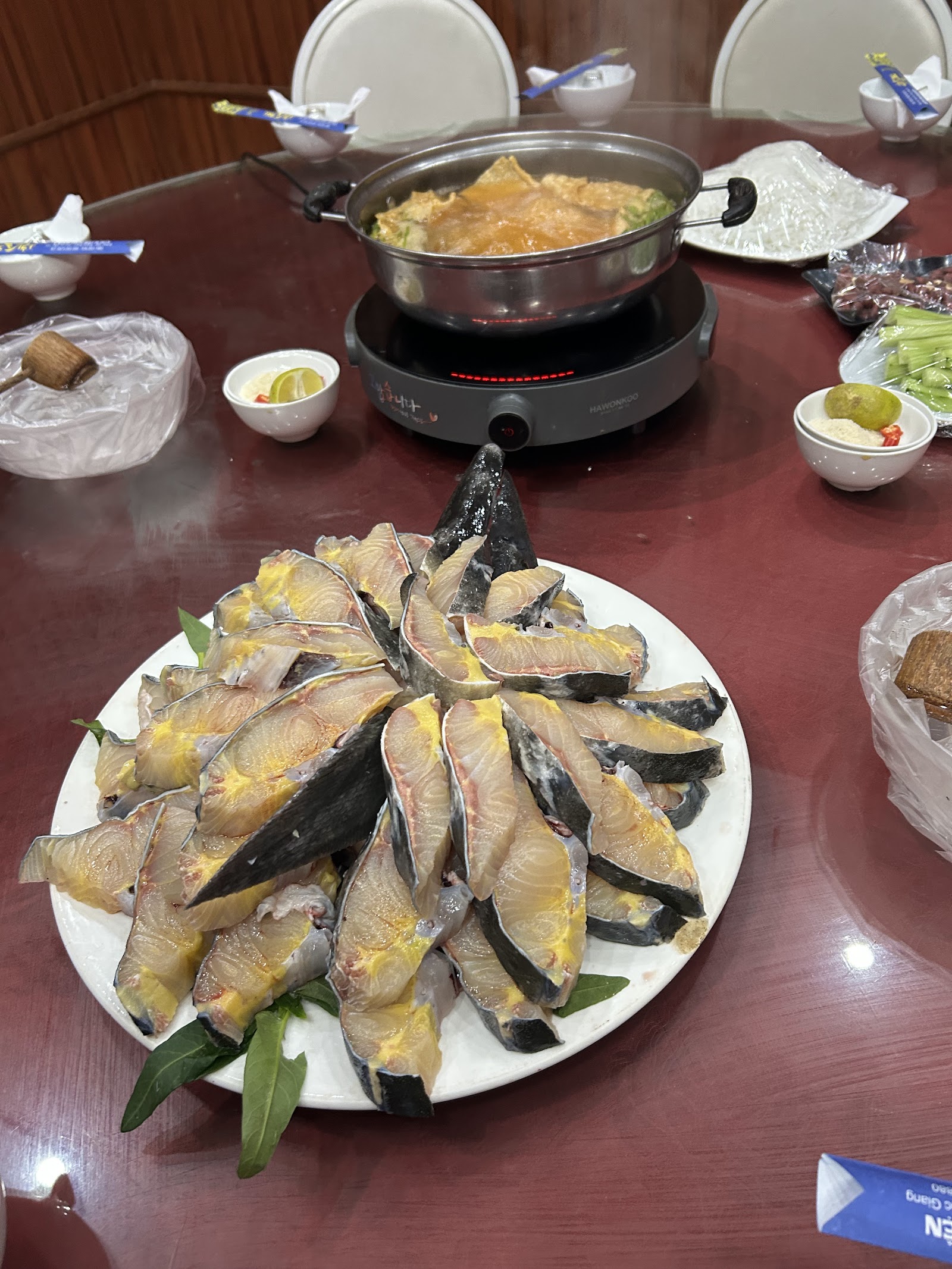 Nhà Hàng Tre Việt