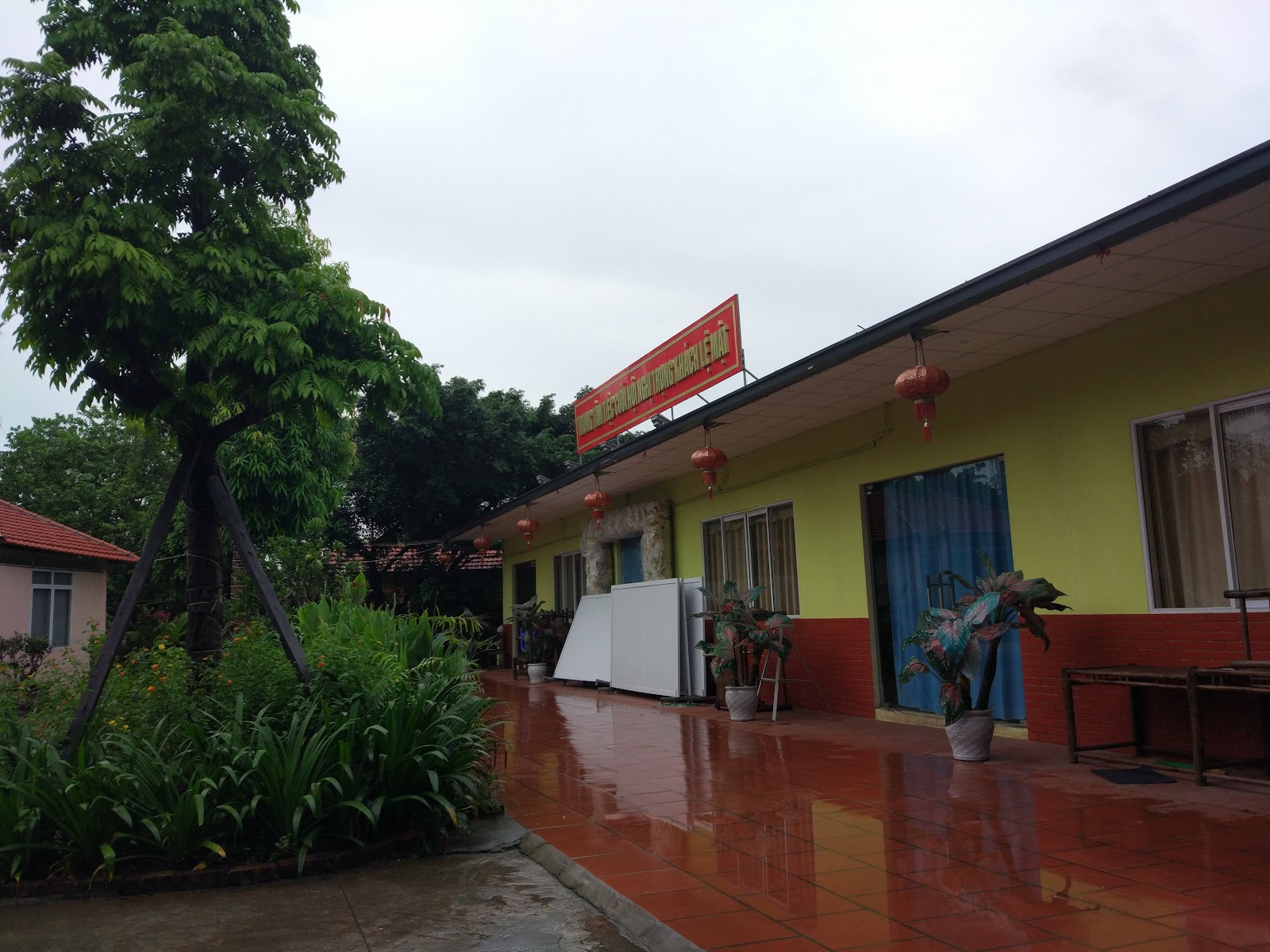 Nhà Hàng Trọng Khách – Không gian quán