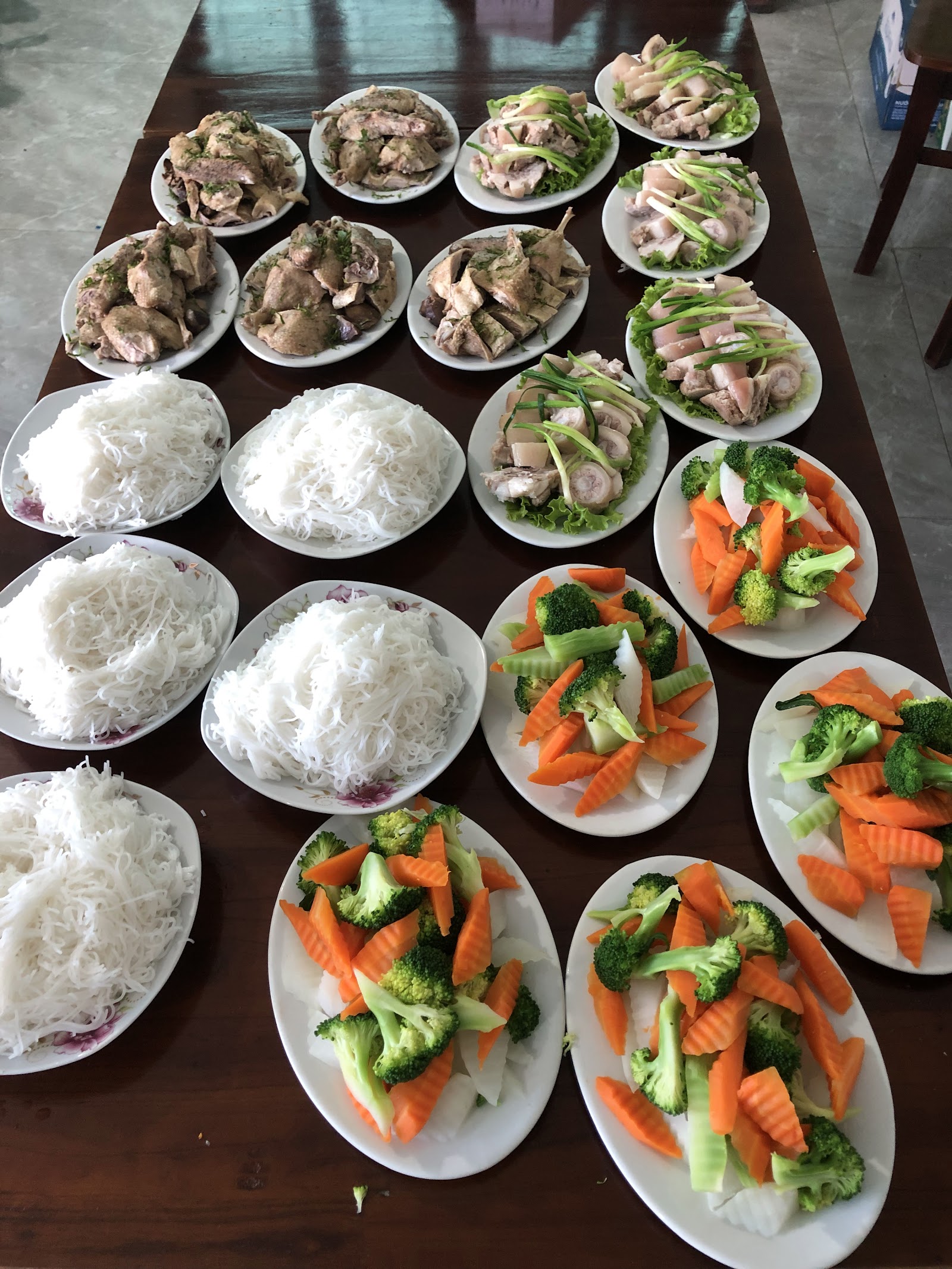 Nhà Hàng Việt Trung (Long Hằng)