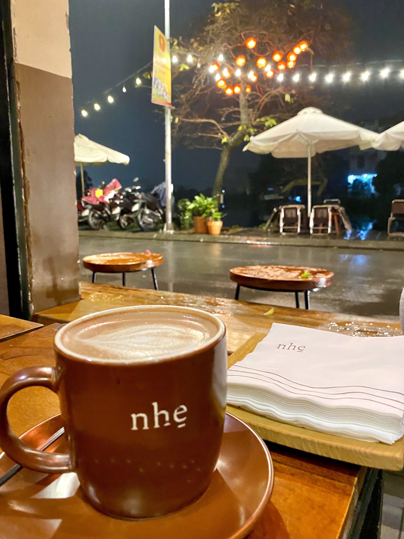 nhẹ cafe - Đền Đô
