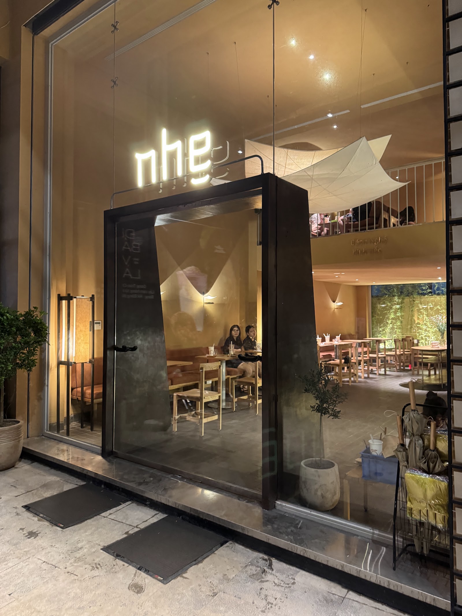 nhẹ cafe - Đền Đô – Không gian quán