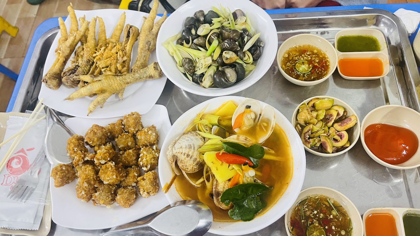 Ốc Dung Mama Hàm Nghi