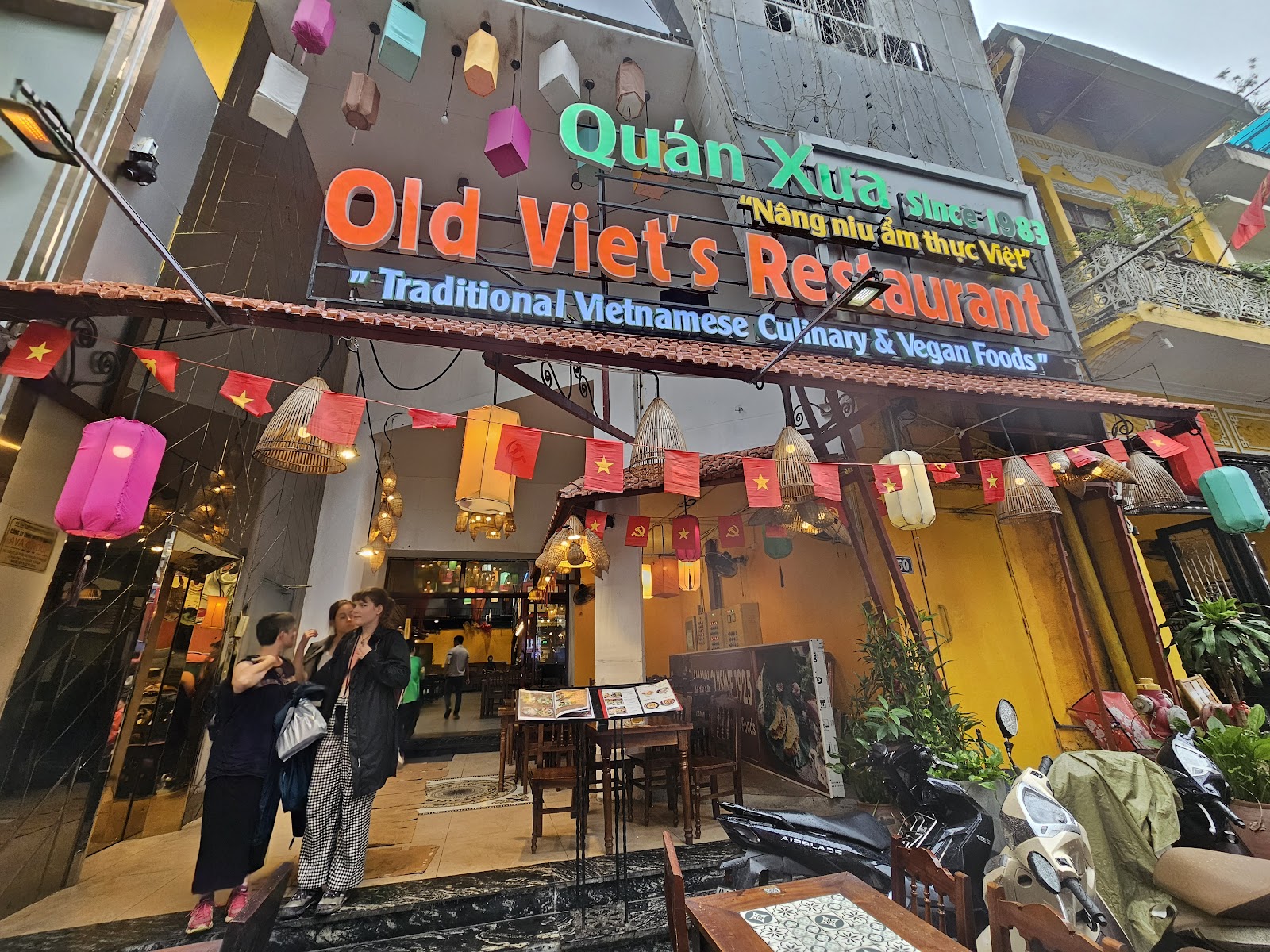 Old Viet's Restaurant – Quán Xưa