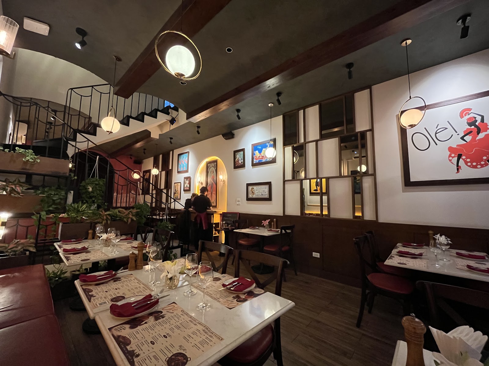 Olé - Tapas & Wine – Không gian quán