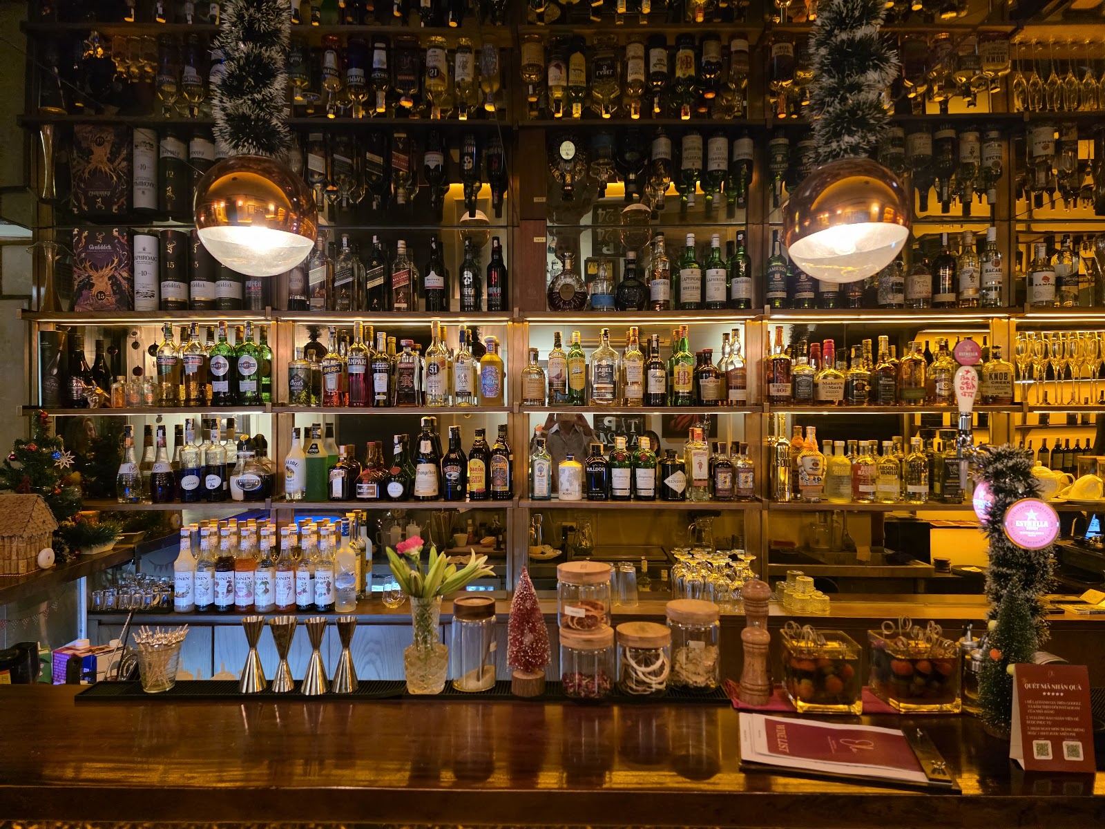 Olé - Tapas & Wine – Không gian quán