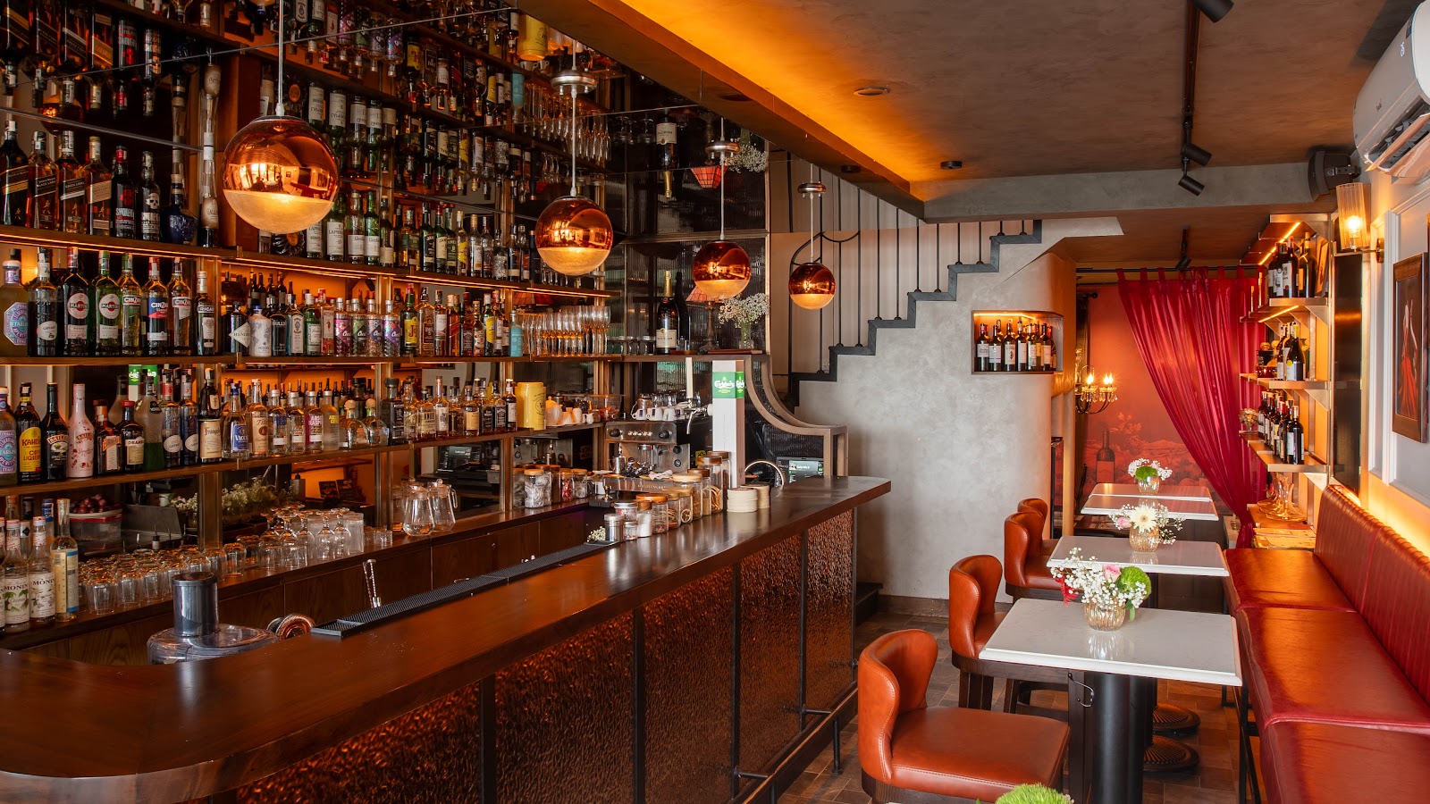 Olé - Tapas & Wine – Không gian quán