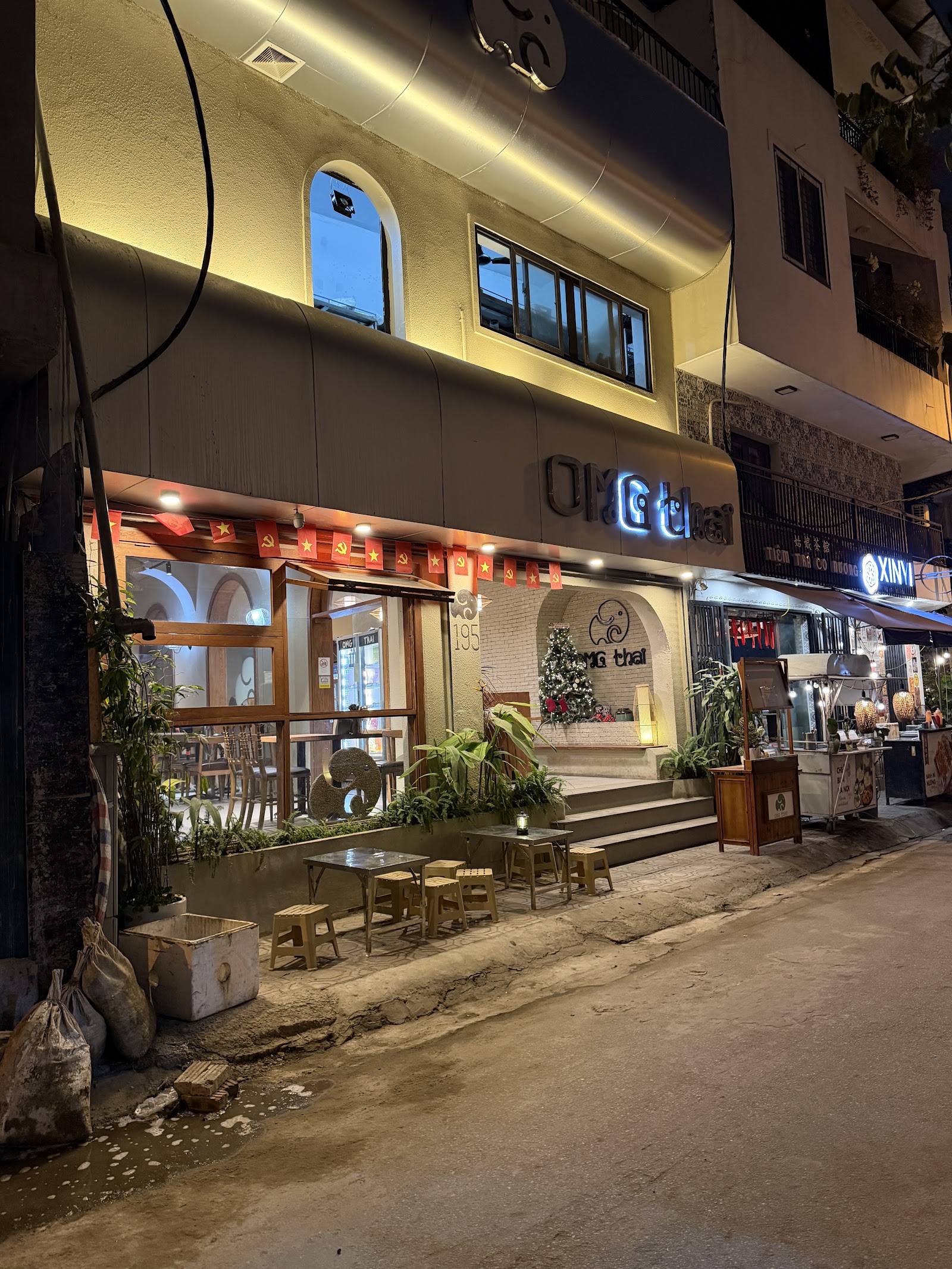 OMG Thai Nguyễn Văn Trỗi – Không gian quán