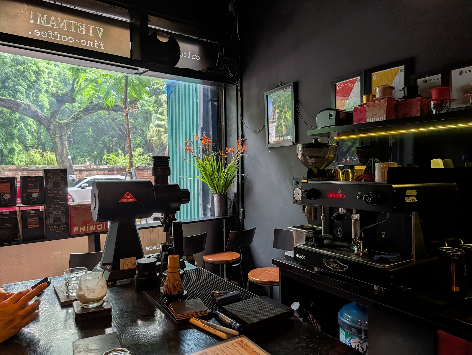 Phin bar by refined. – Không gian quán