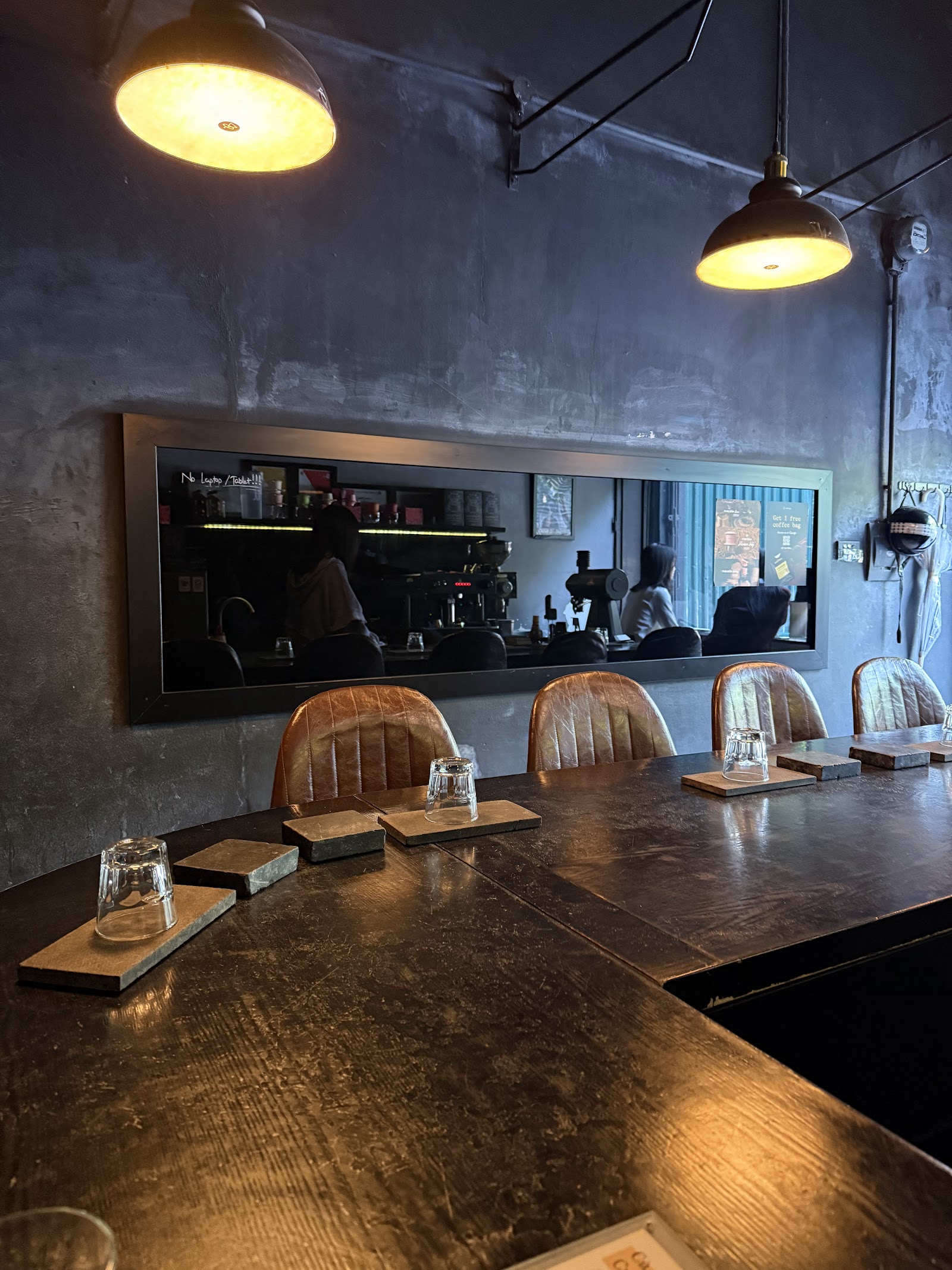Phin bar by refined. – Không gian quán