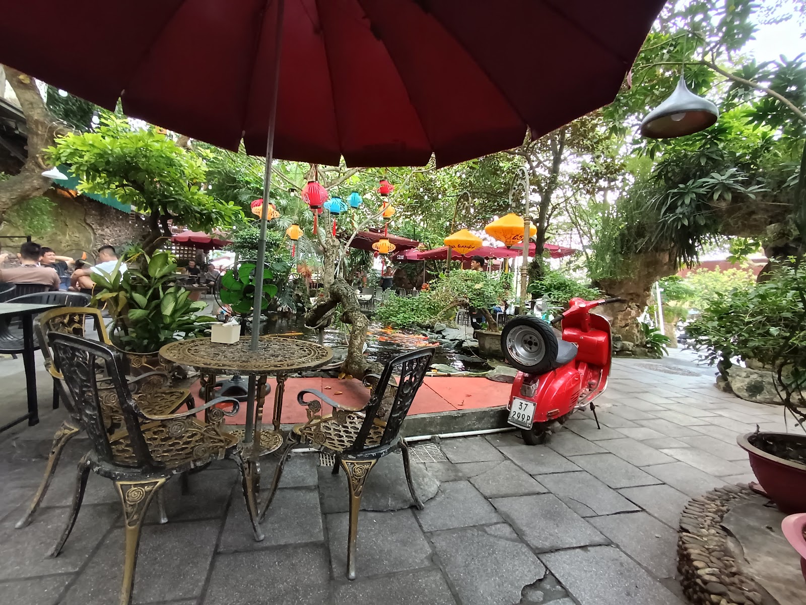 Q5 Coffee Garden – Không gian quán