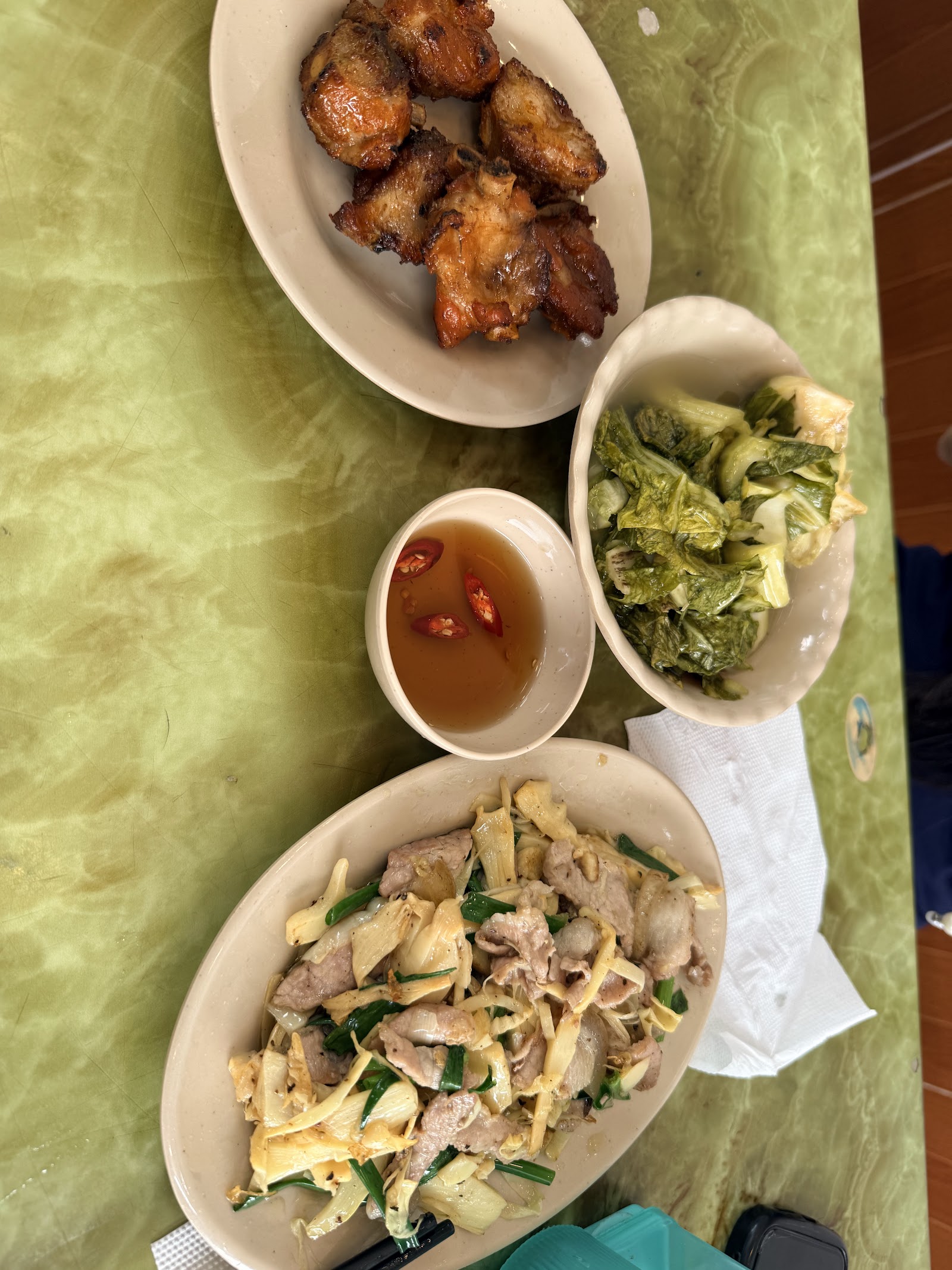 Quán Cơm Đức Tùng