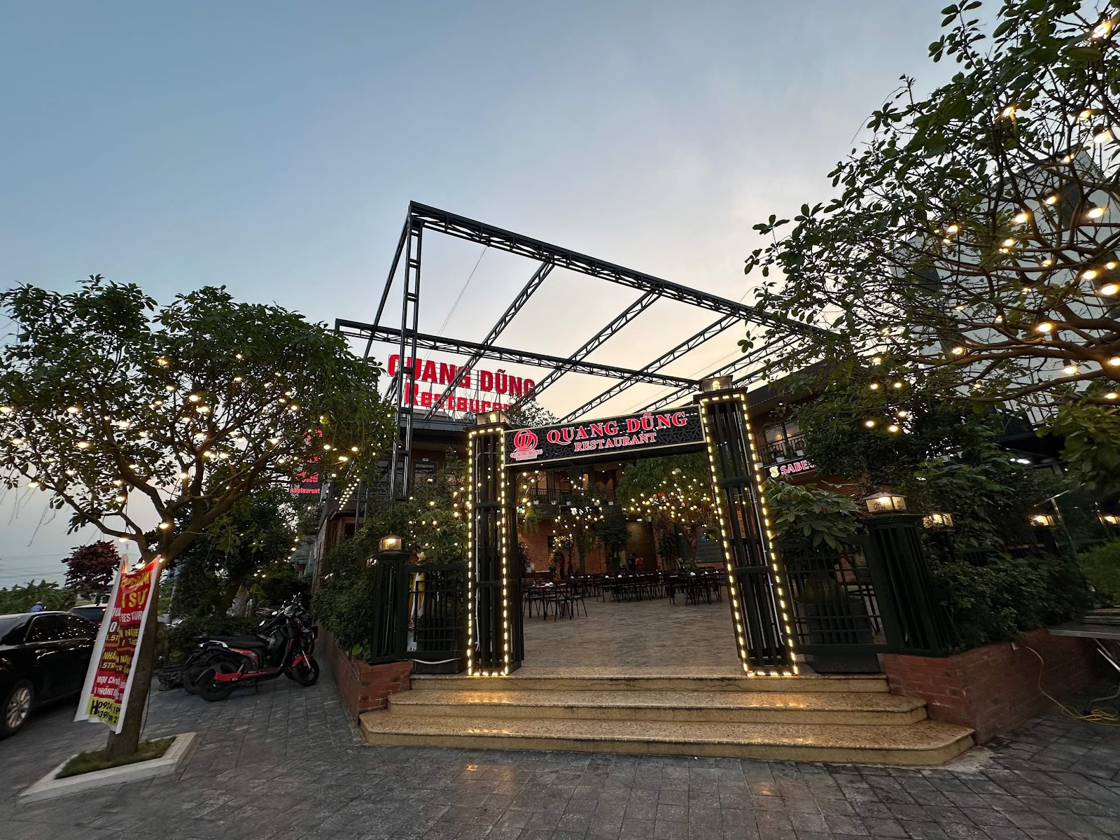 Quang Dũng Restaurant