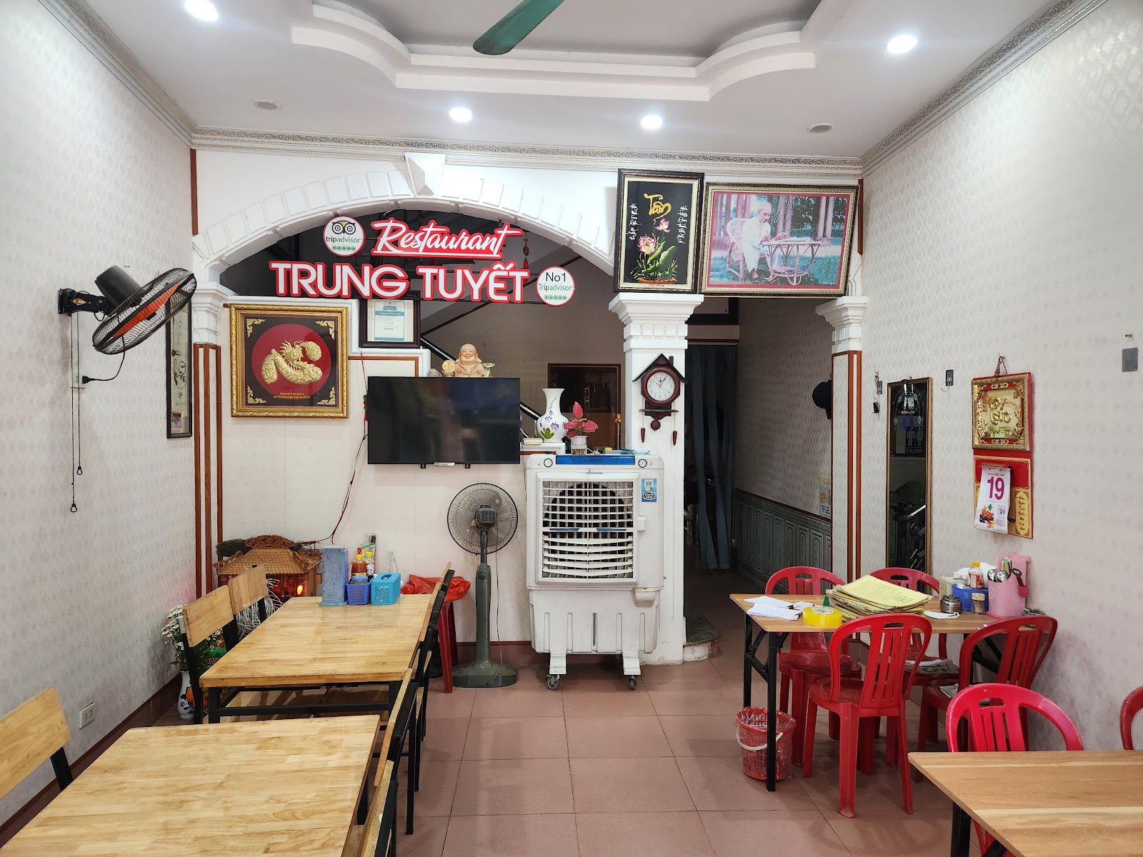 Restaurant Trung Tuyết – Không gian quán