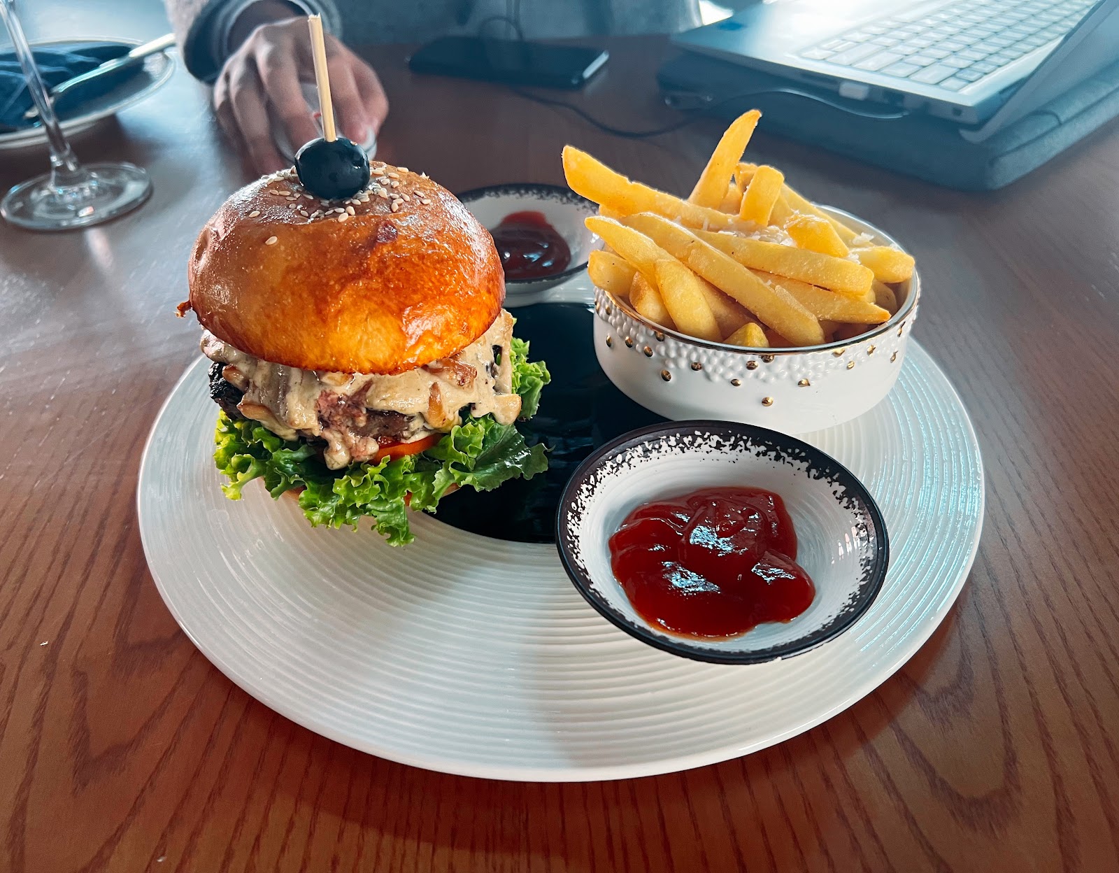 SOLA KITCHEN