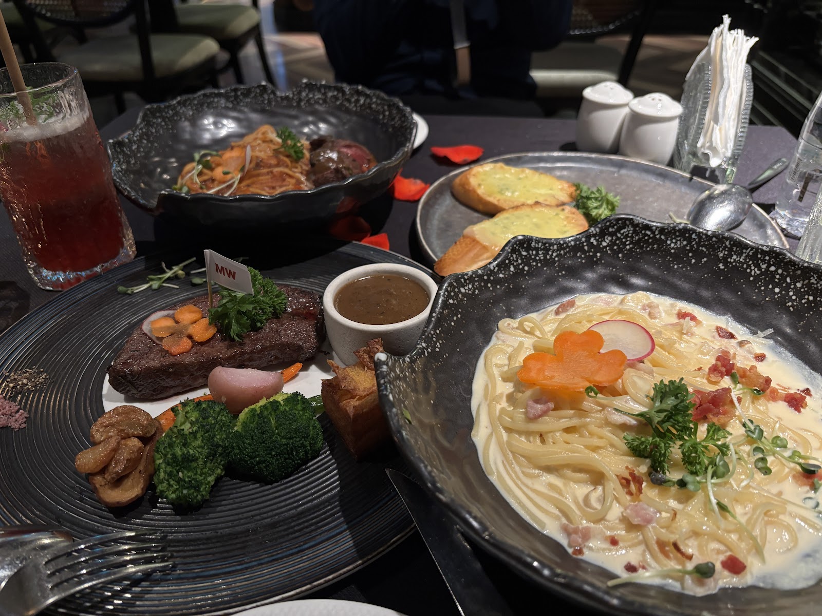 Solasta Restaurant & Bar