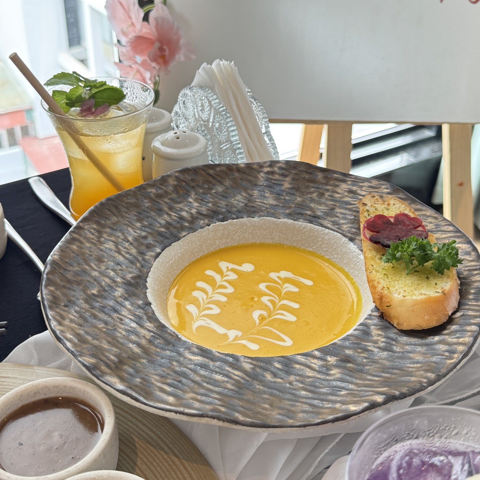 Solasta Restaurant & Bar