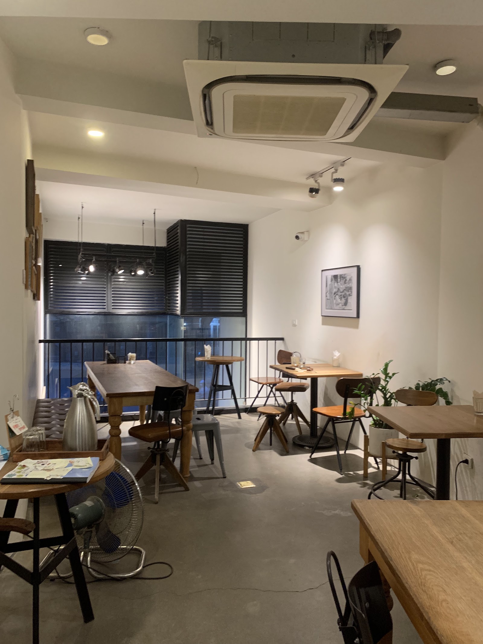 Sóng Sánh Café & Roastery – Không gian quán