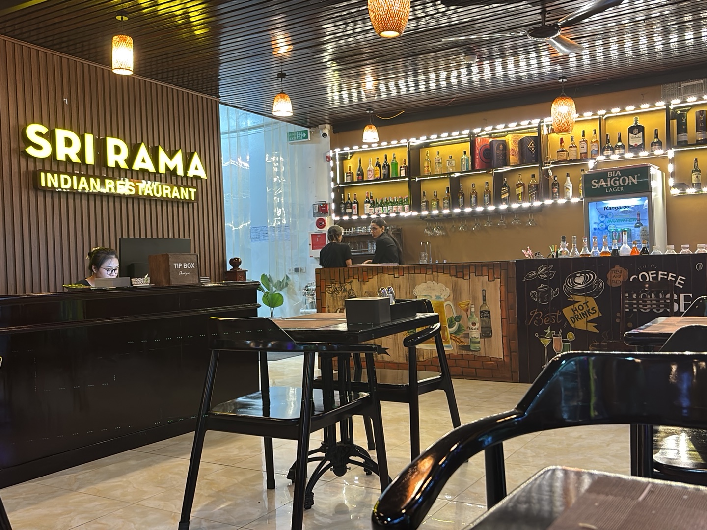 SRI RAMA INDIAN RESTAURANT – Không gian quán