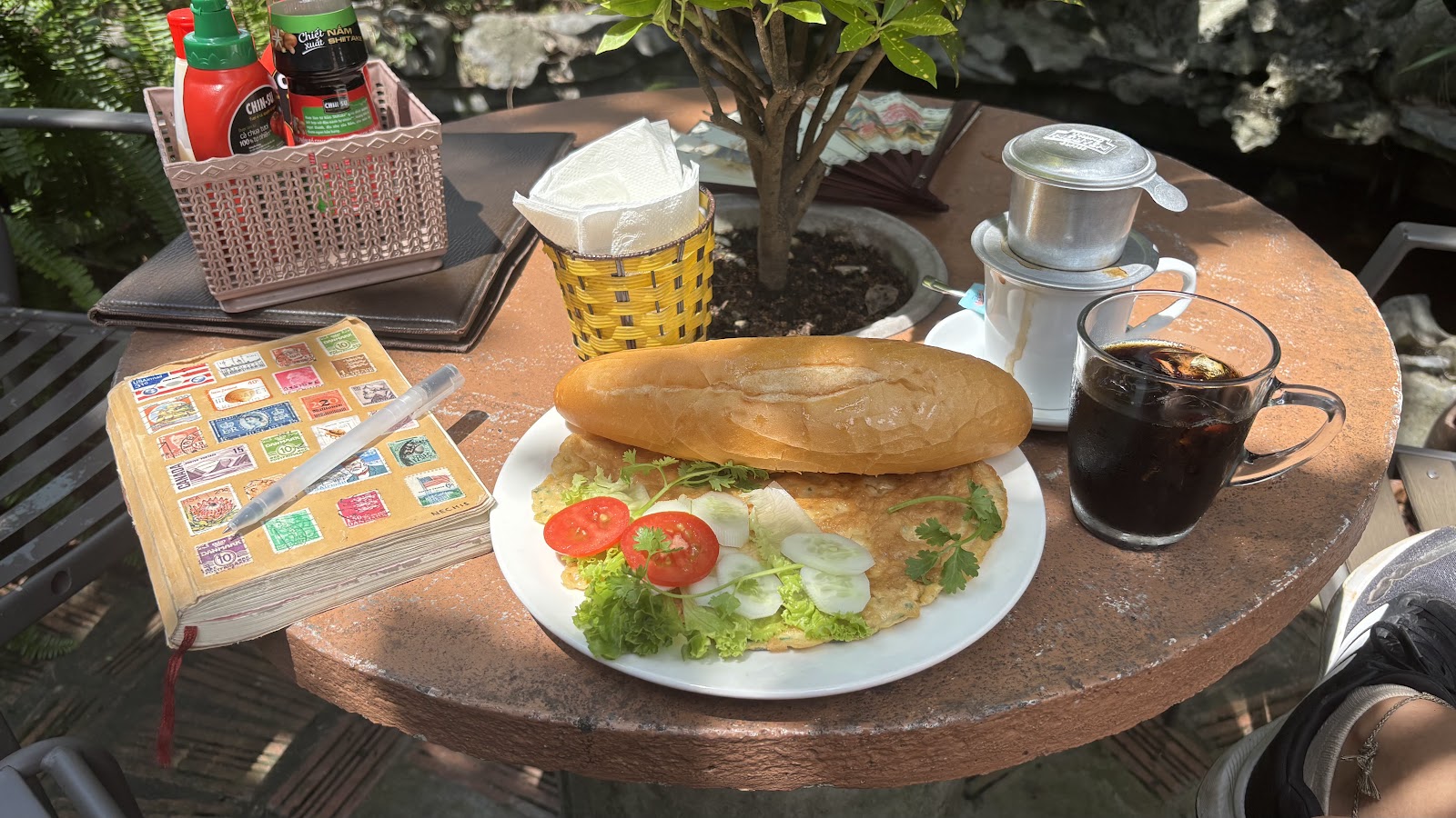 Tam Coc Noodle soup Restaurant ( bun pho quoc dan ) food and drink