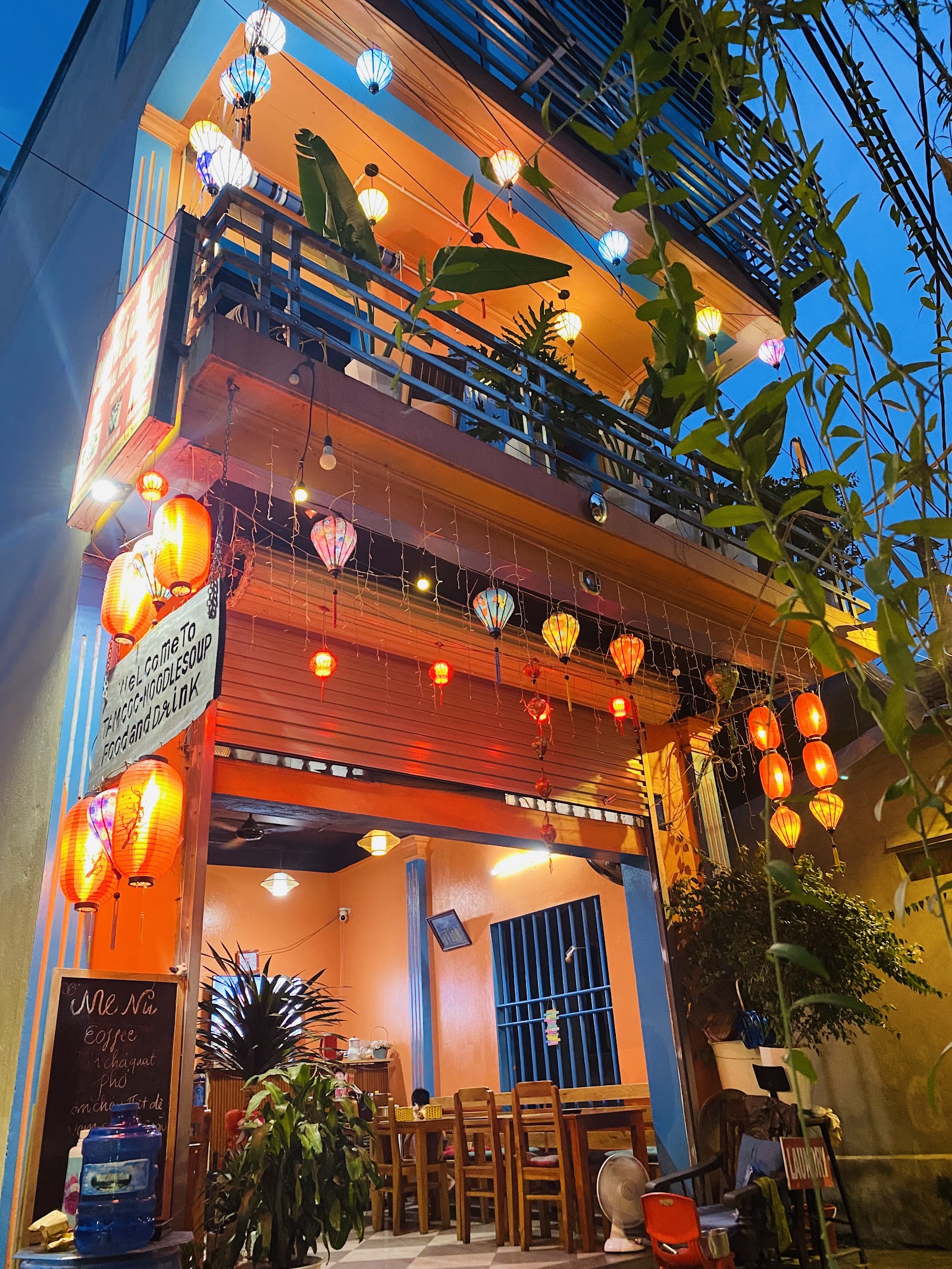 Tam Coc Noodle soup Restaurant ( bun pho quoc dan ) food and drink – Không gian quán