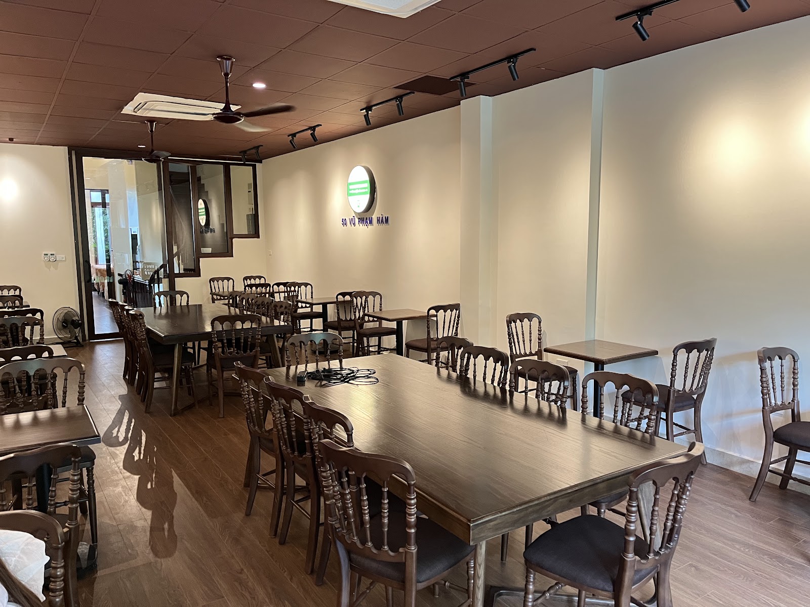 The Coffee Links – 50 Vũ Phạm Hàm – Không gian quán