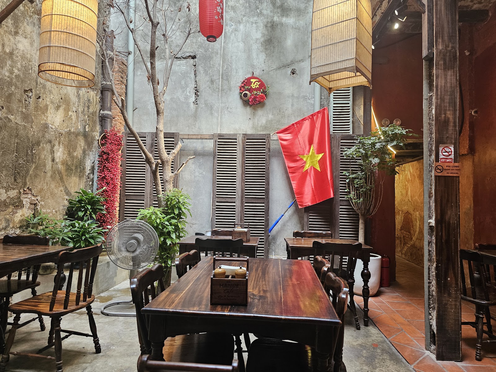 The Hanoi Cafe & Restaurant