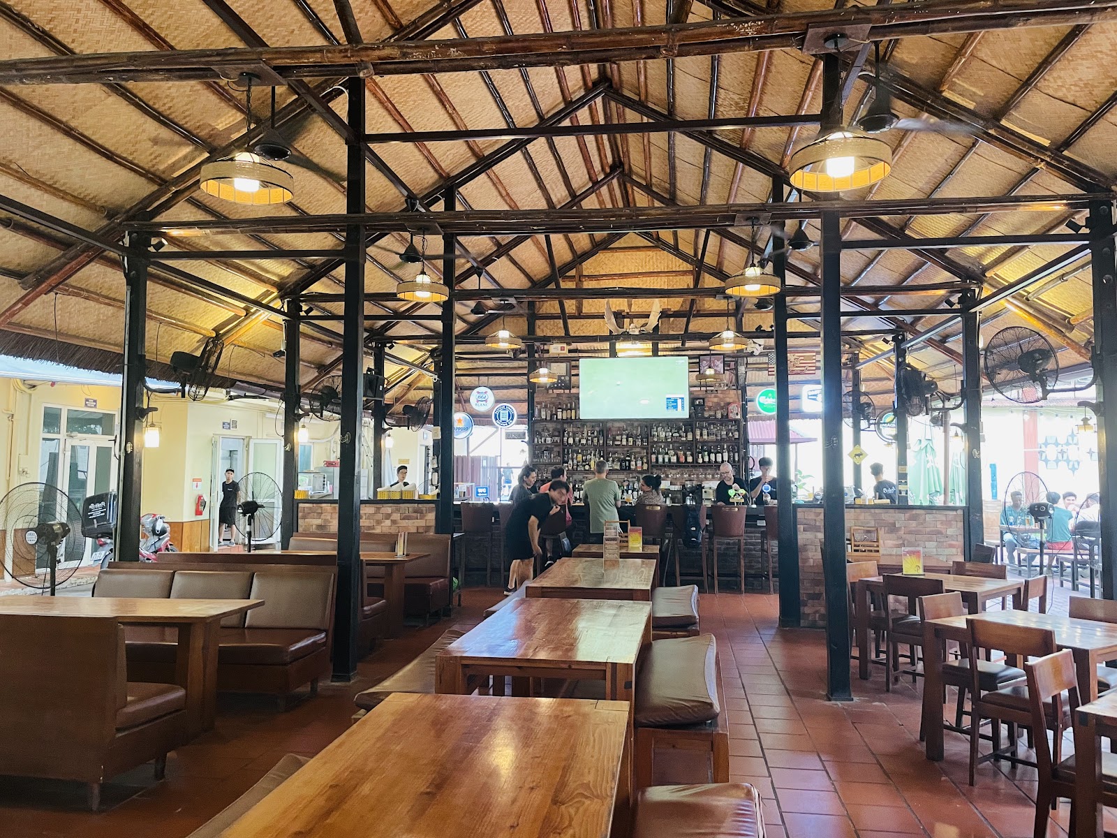 The Moose & Roo Smokehouse