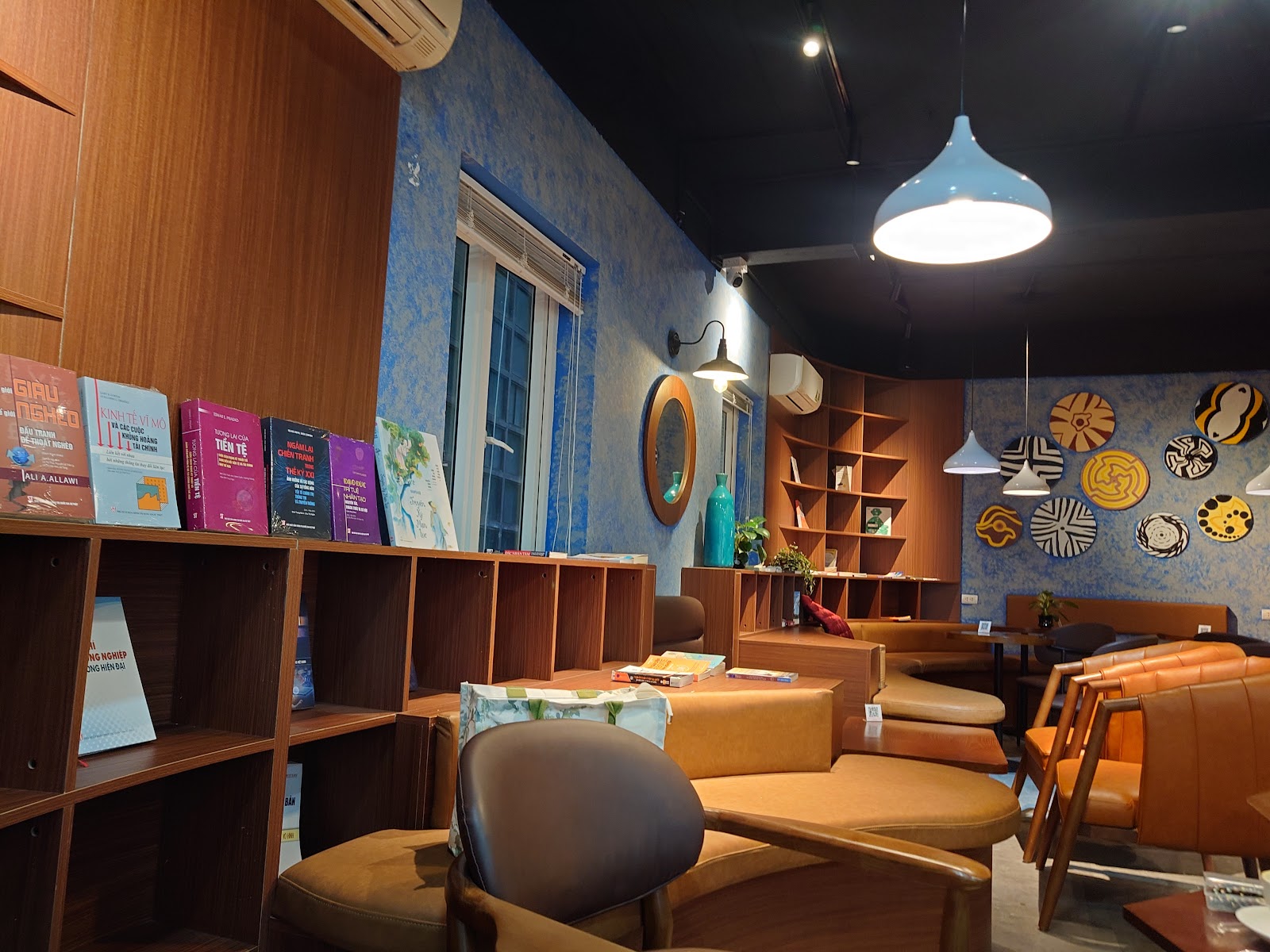THE WISELANDS Coffee – Không gian quán