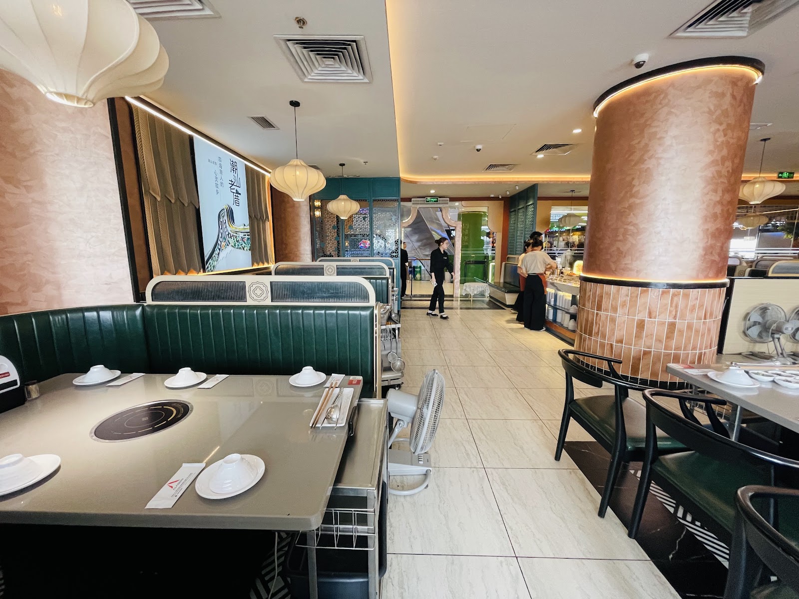 Tian Long - Lẩu Bò Tươi Triều Châu - Vincom Phạm Ngọc Thạch – Không gian quán