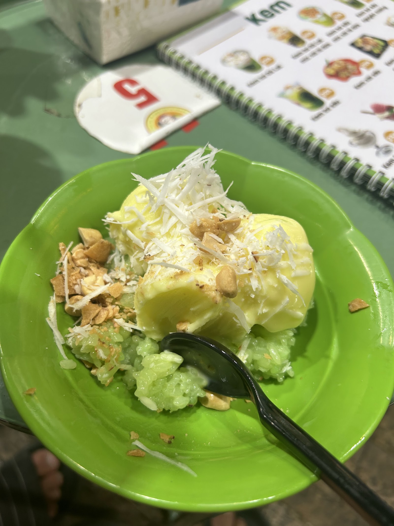 Tiệm Kem Bà Ngoại