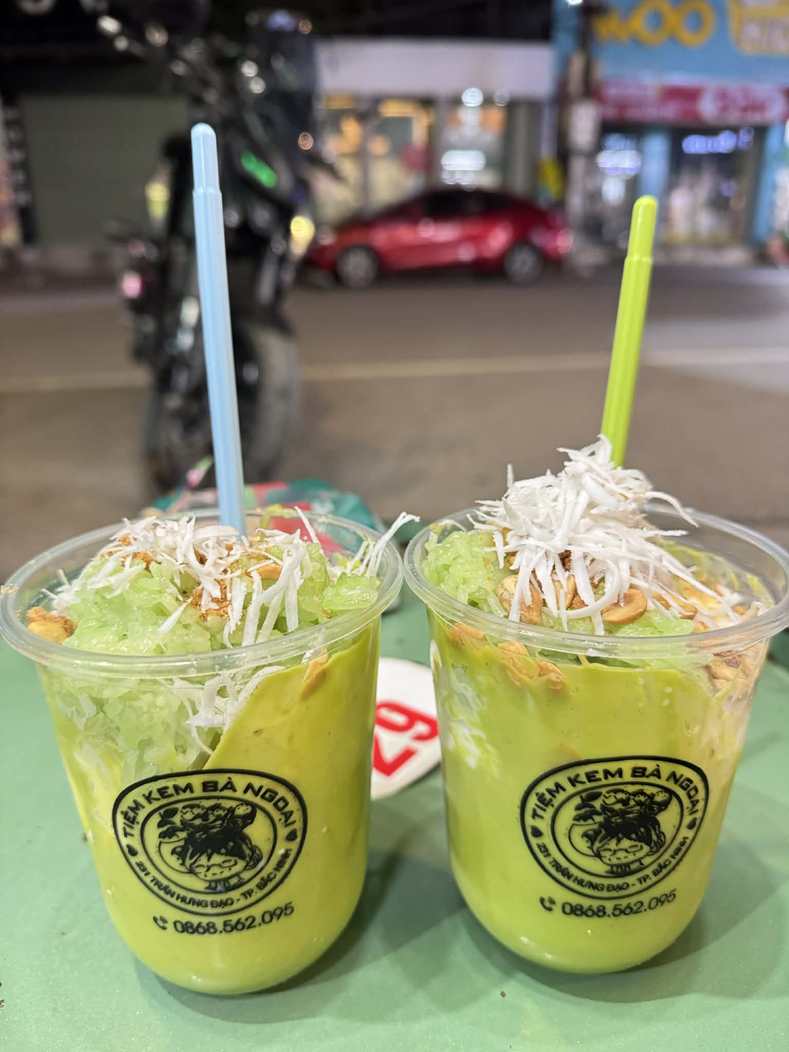 Tiệm Kem Bà Ngoại