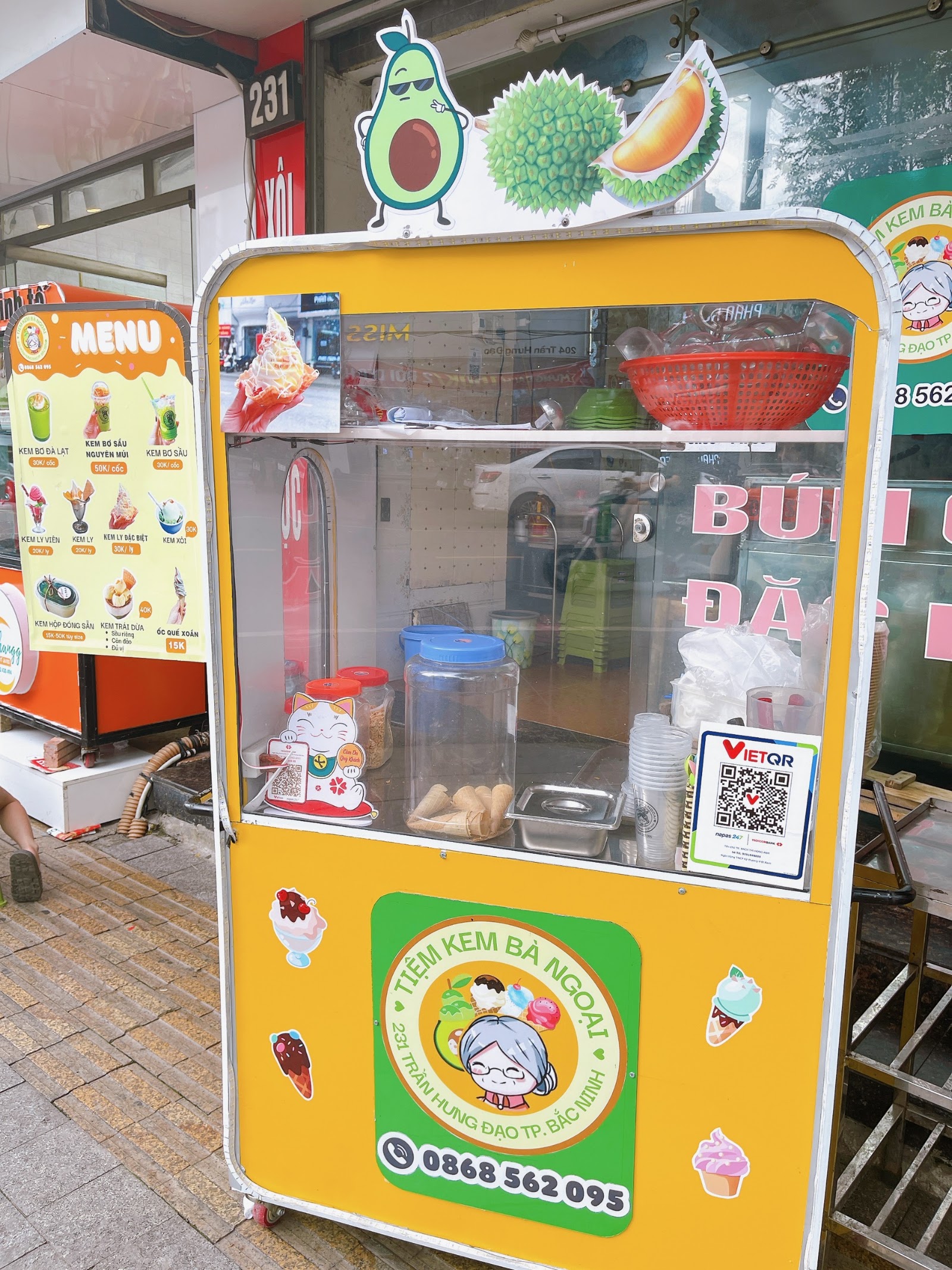 Tiệm Kem Bà Ngoại – Không gian quán