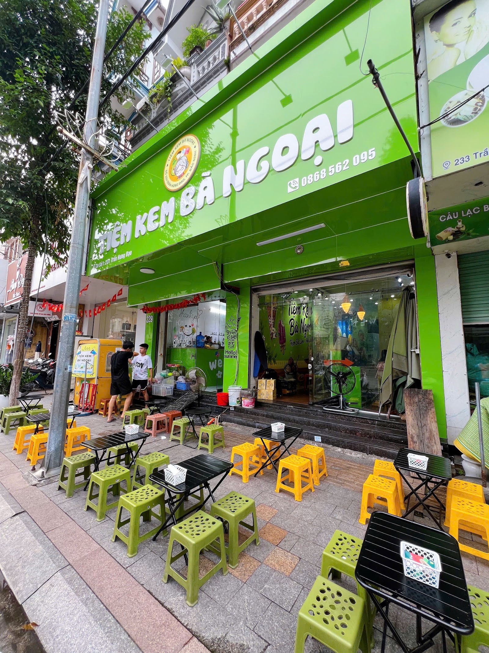 Tiệm Kem Bà Ngoại – Không gian quán