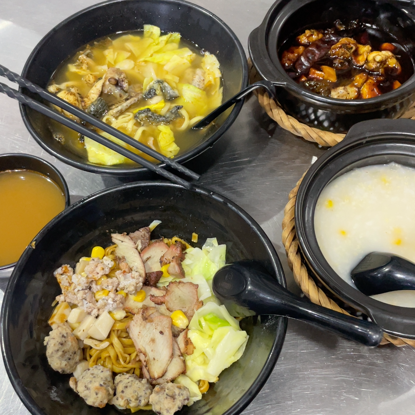 Tiệm Lẩu Mỳ Cháo Ếch TÚ XÌNH