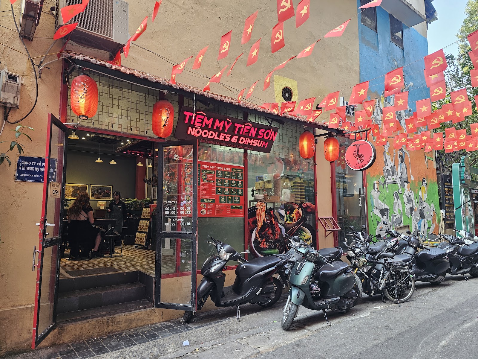 Tiệm Mỳ Tiên Sơn - Noodles and Dimsum