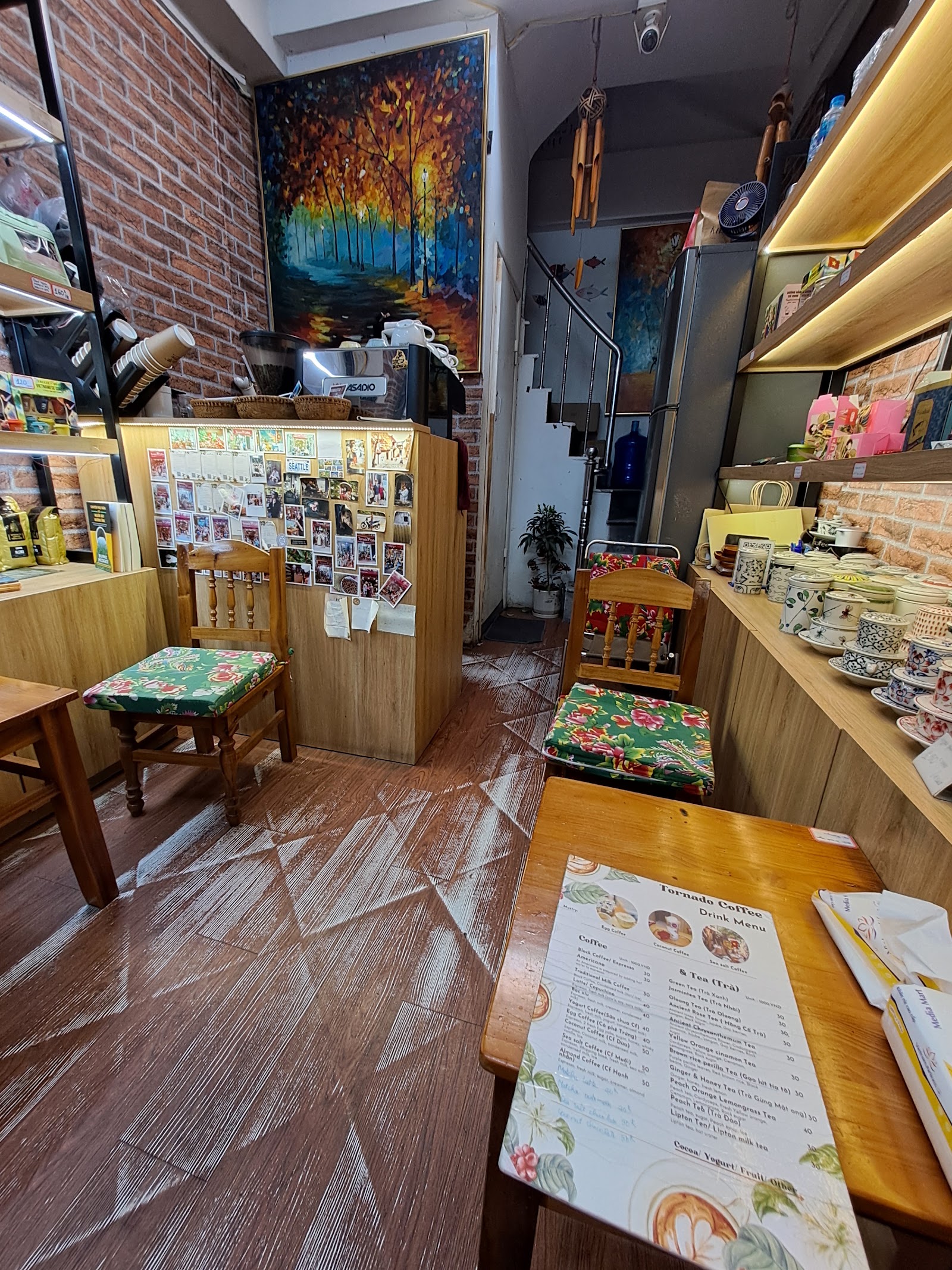 TORNADO COFFEE – Không gian quán