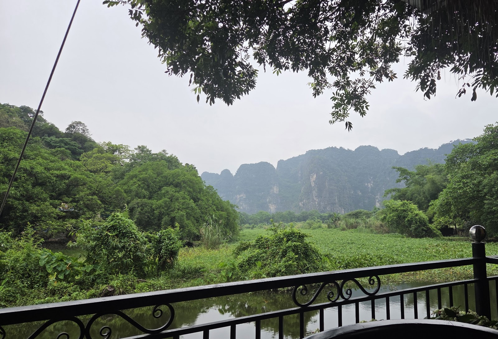 Trang an Riverside garden restaurant – Không gian quán
