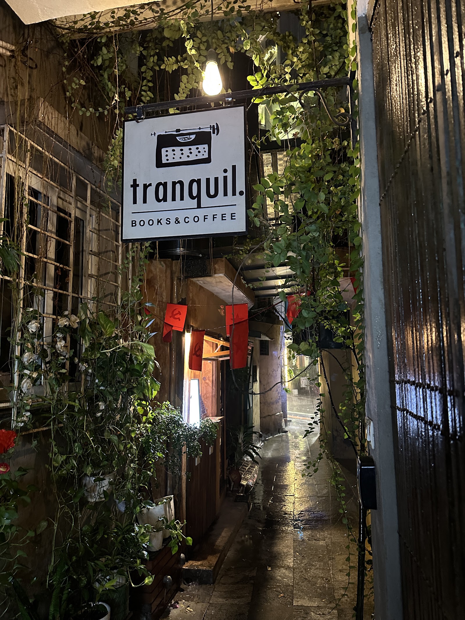 Tranquil Books & Coffee – Không gian quán