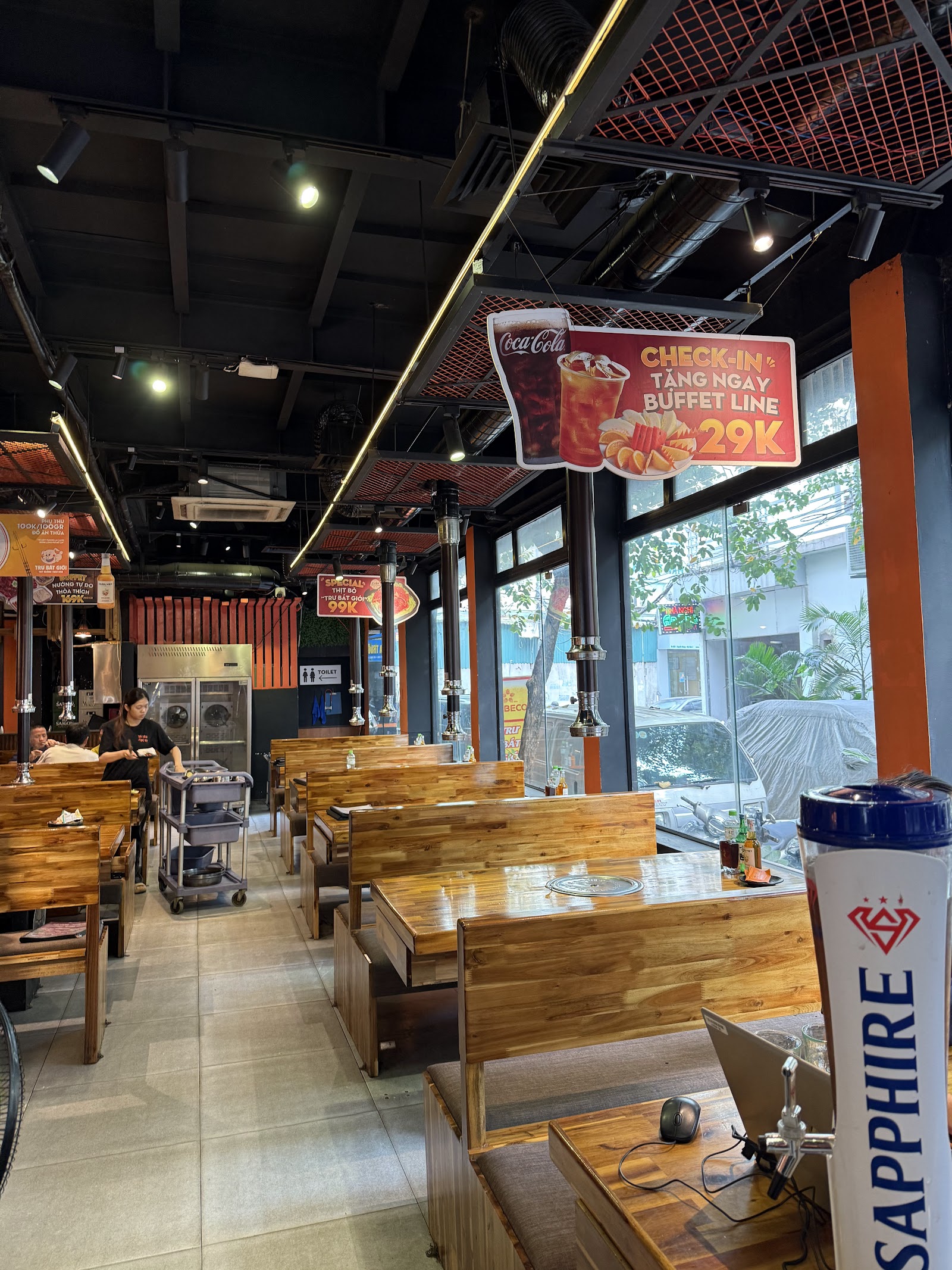 Nhà hàng Trư Bát Giới - Thịt Nướng Than Hoa - Lẩu Thái Tomyum. – Không gian quán