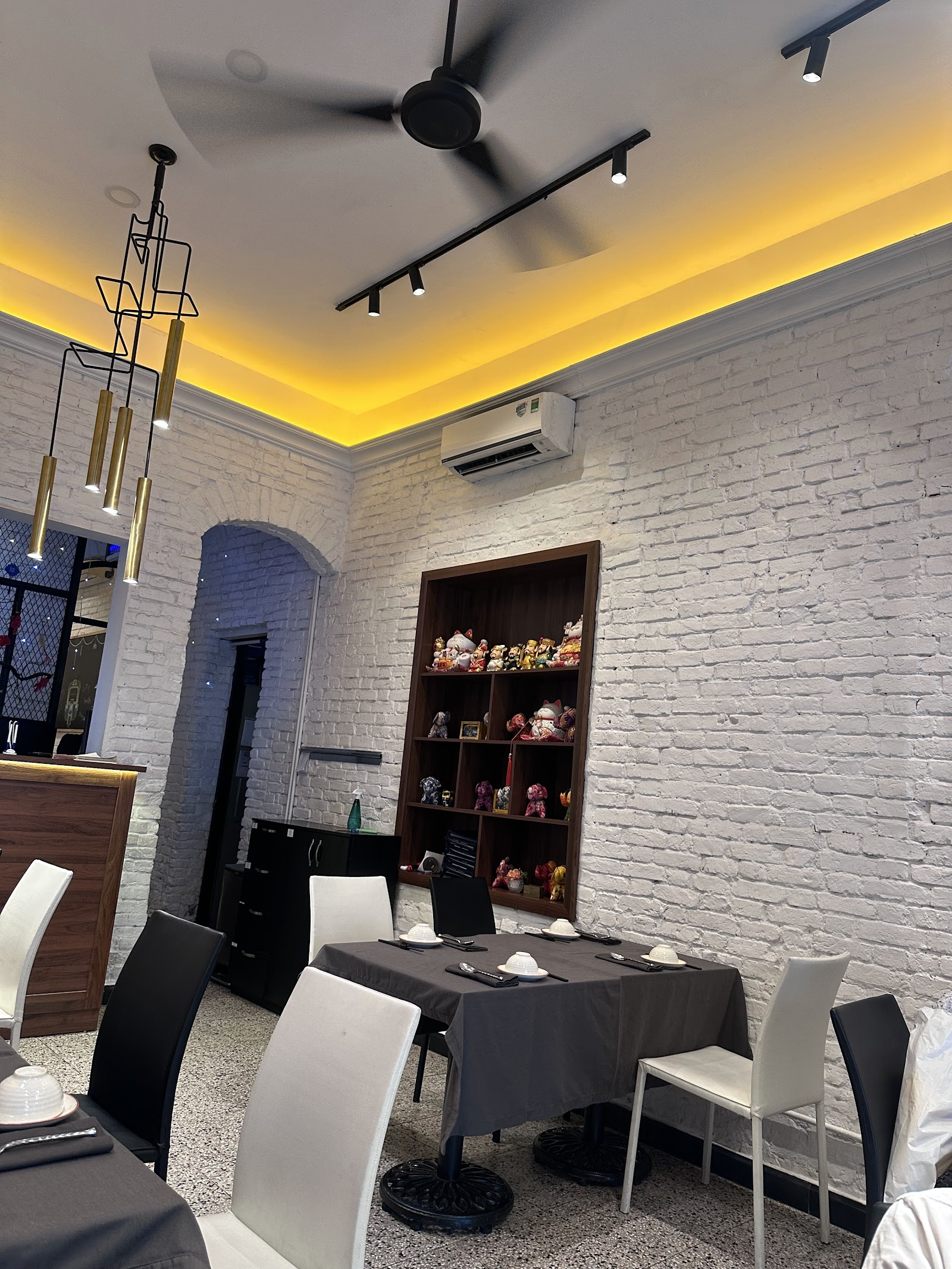 TukTuk Thai Bistro - Triệu Việt Vương